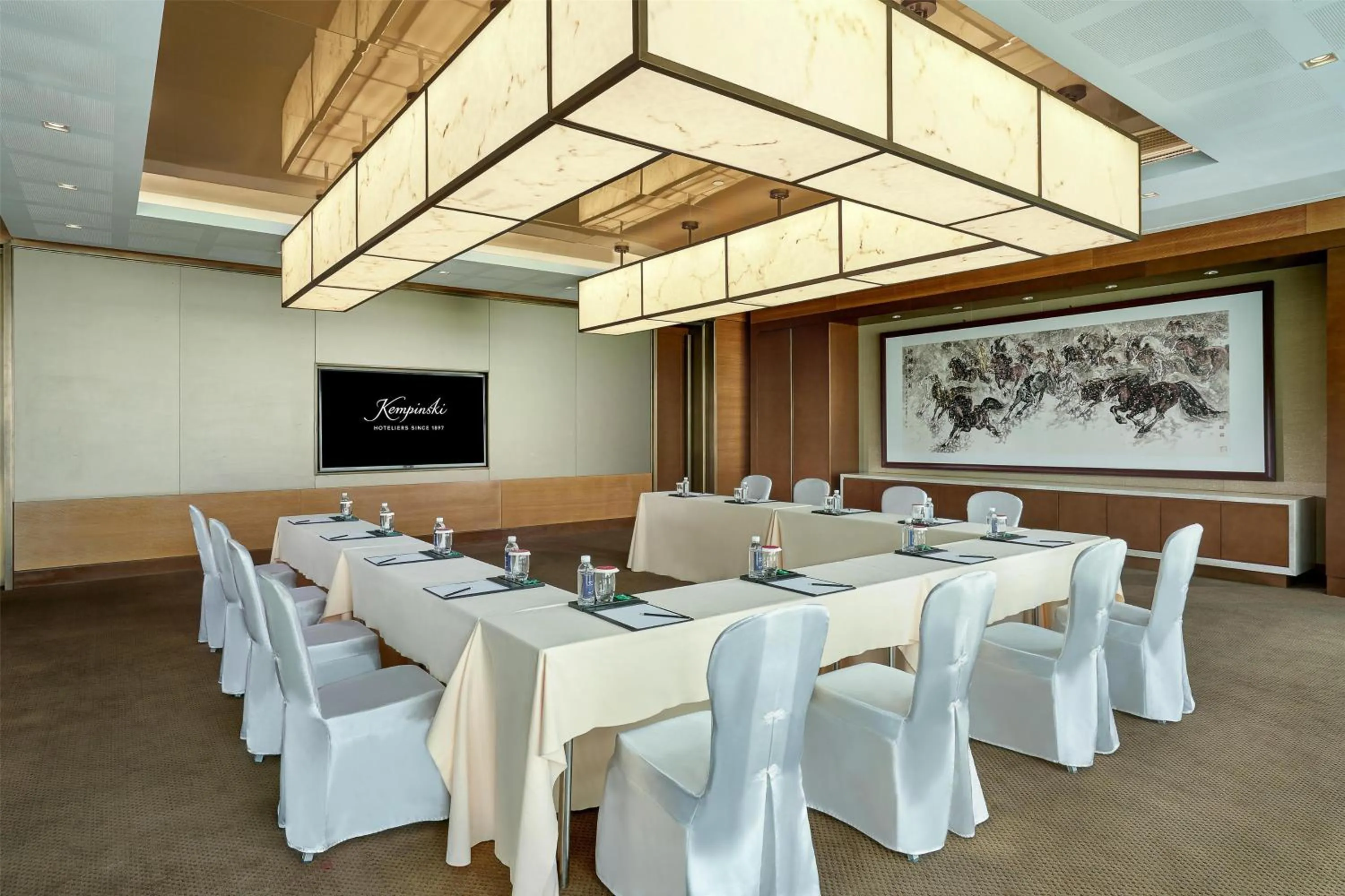Meeting/conference room in Yanqi Hotel, Managed by Kempinski