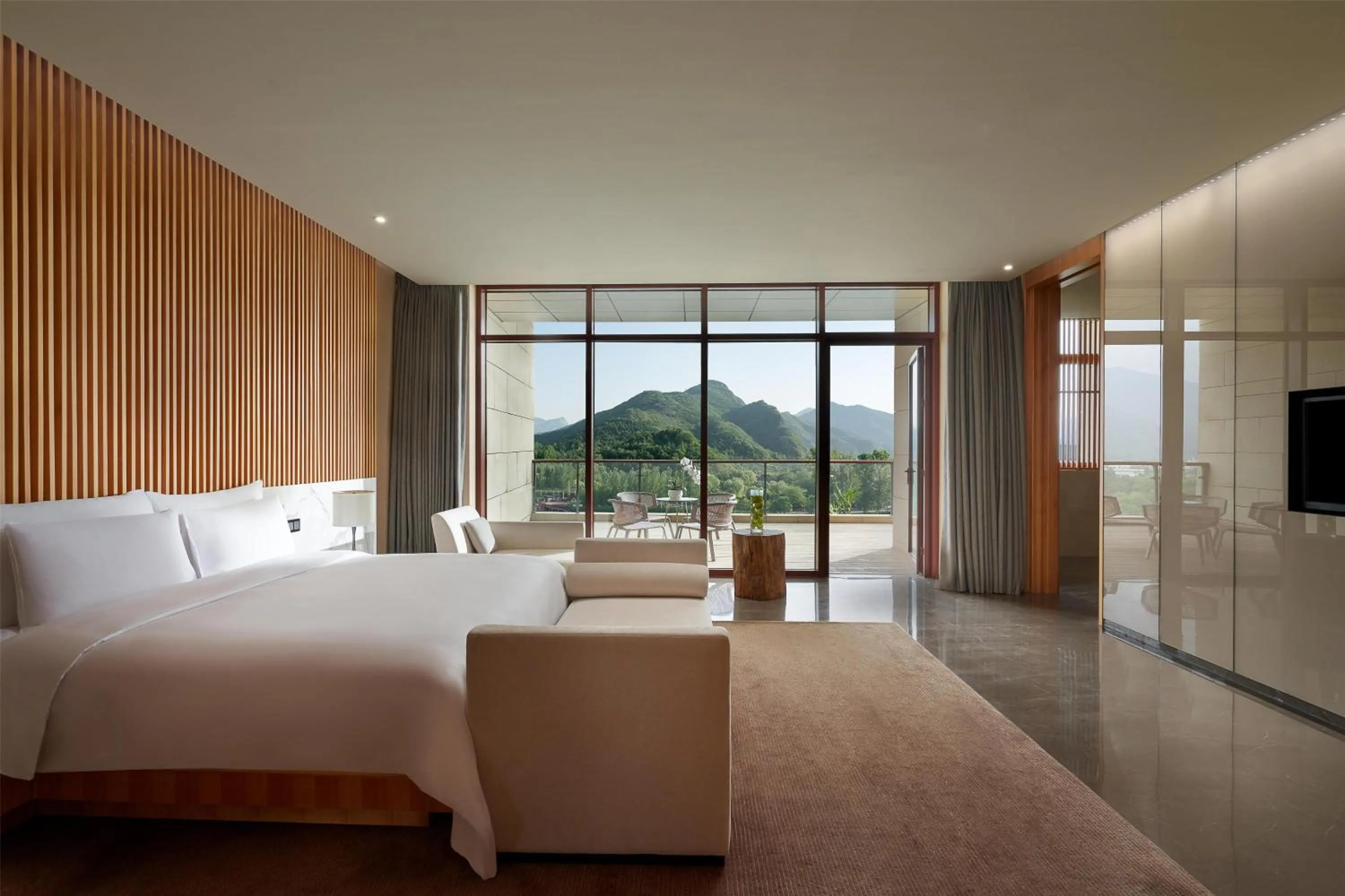 Bedroom, Bed in Yanqi Hotel, Managed by Kempinski