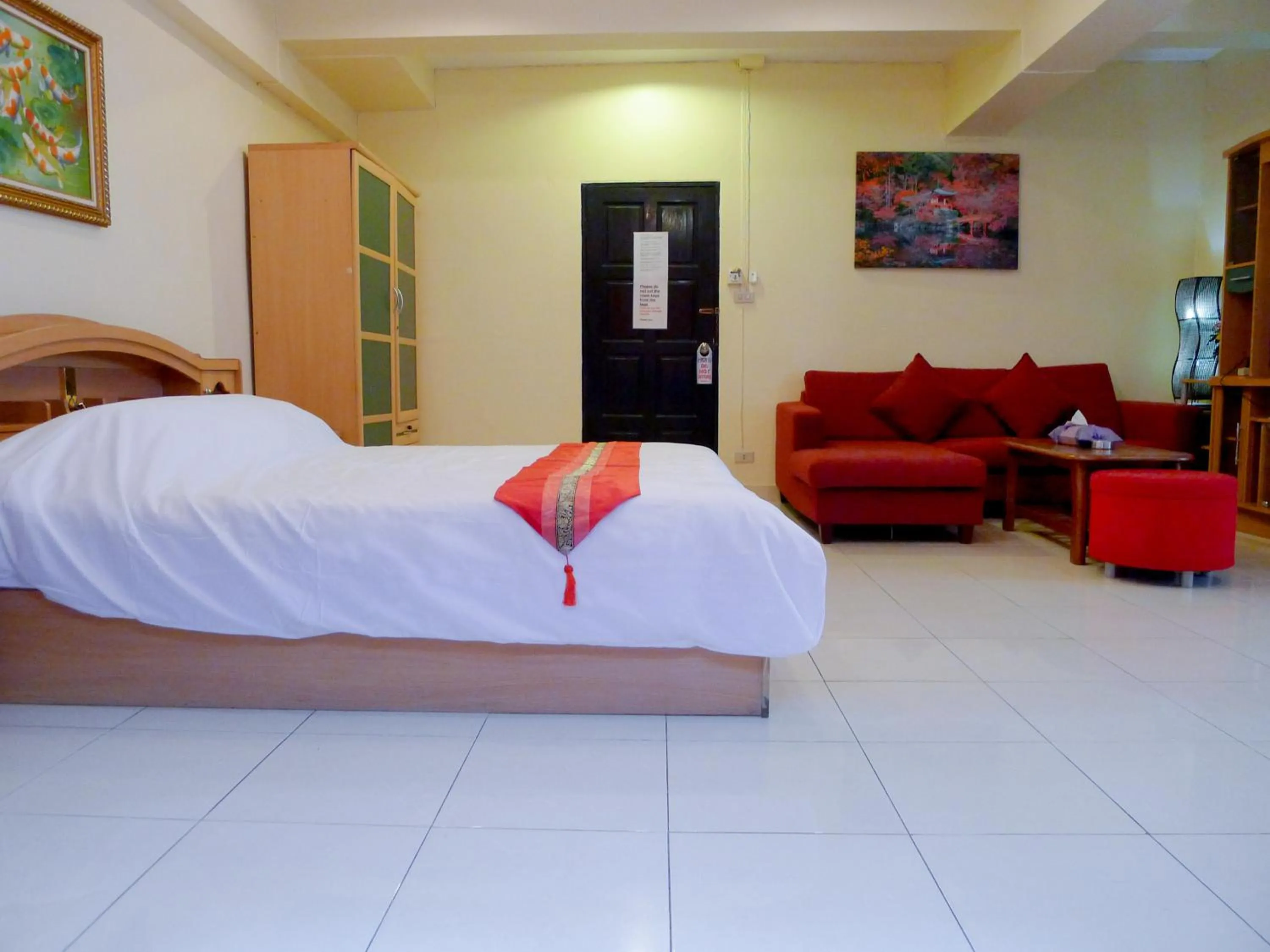 Bed in Metro Apartments