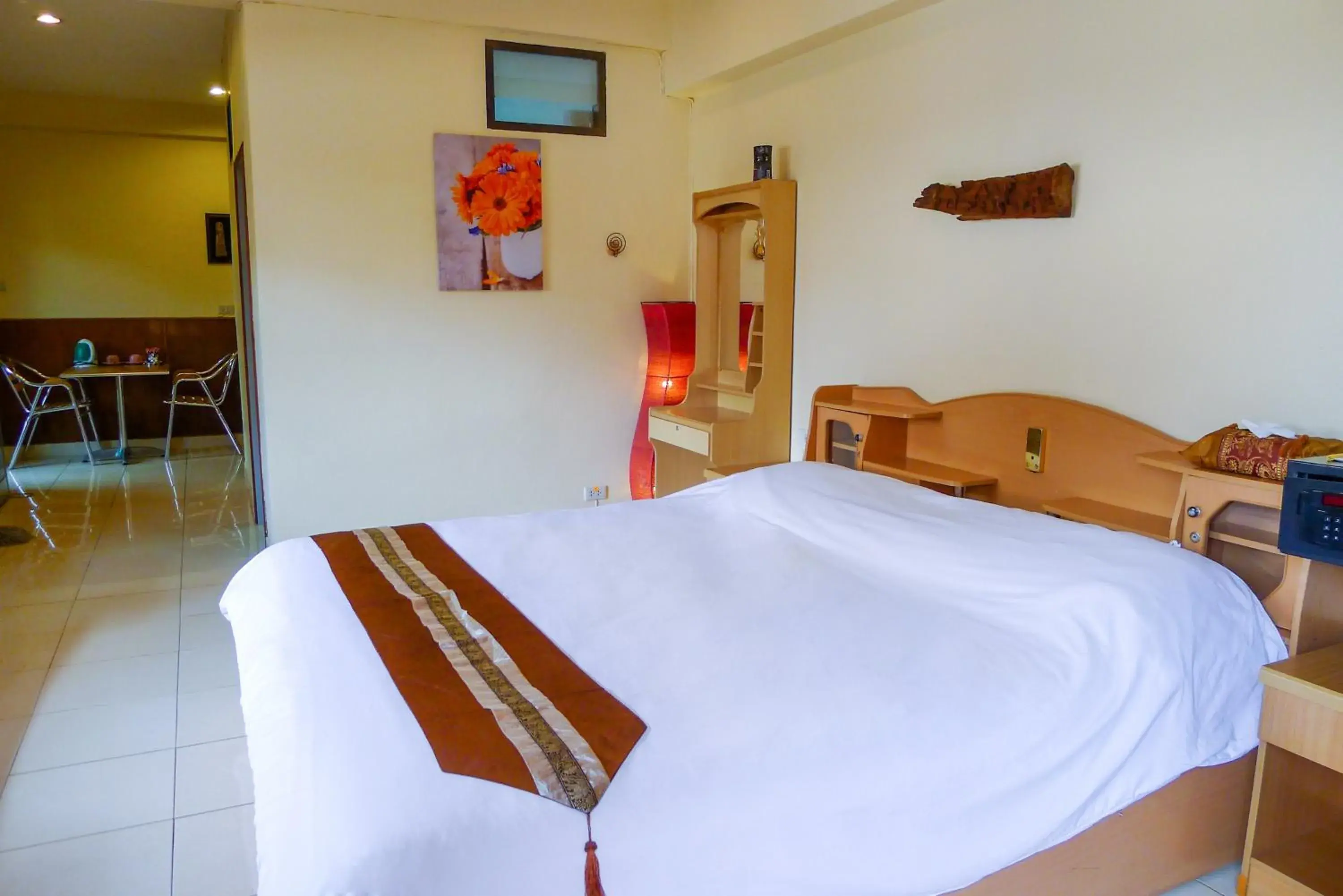 Deluxe Double Room - single occupancy in Metro Apartments Deluxe Double Room - single occupancy in Metro Apartments