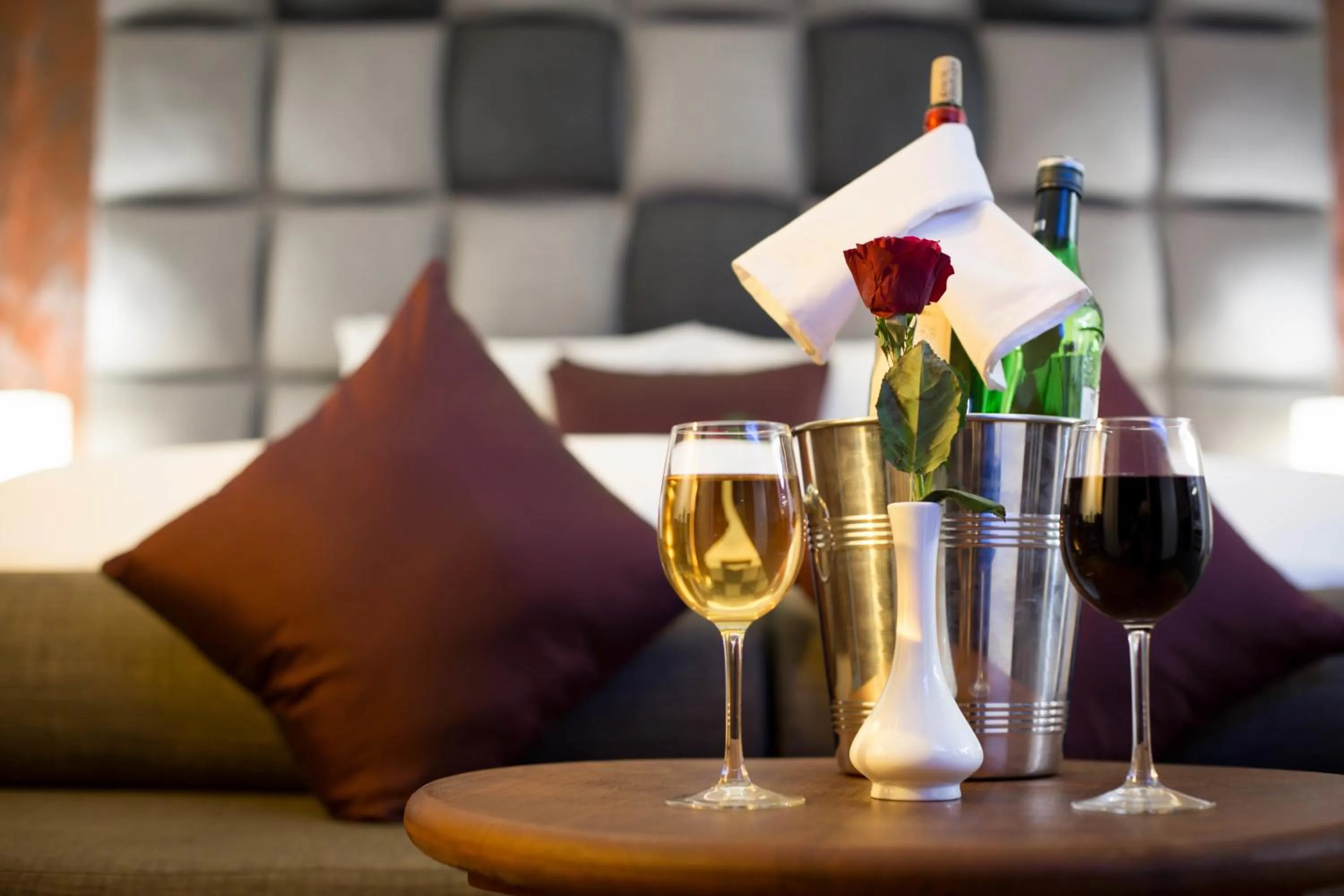 Alcoholic drinks in Solitaire Damnak Villa Hotel