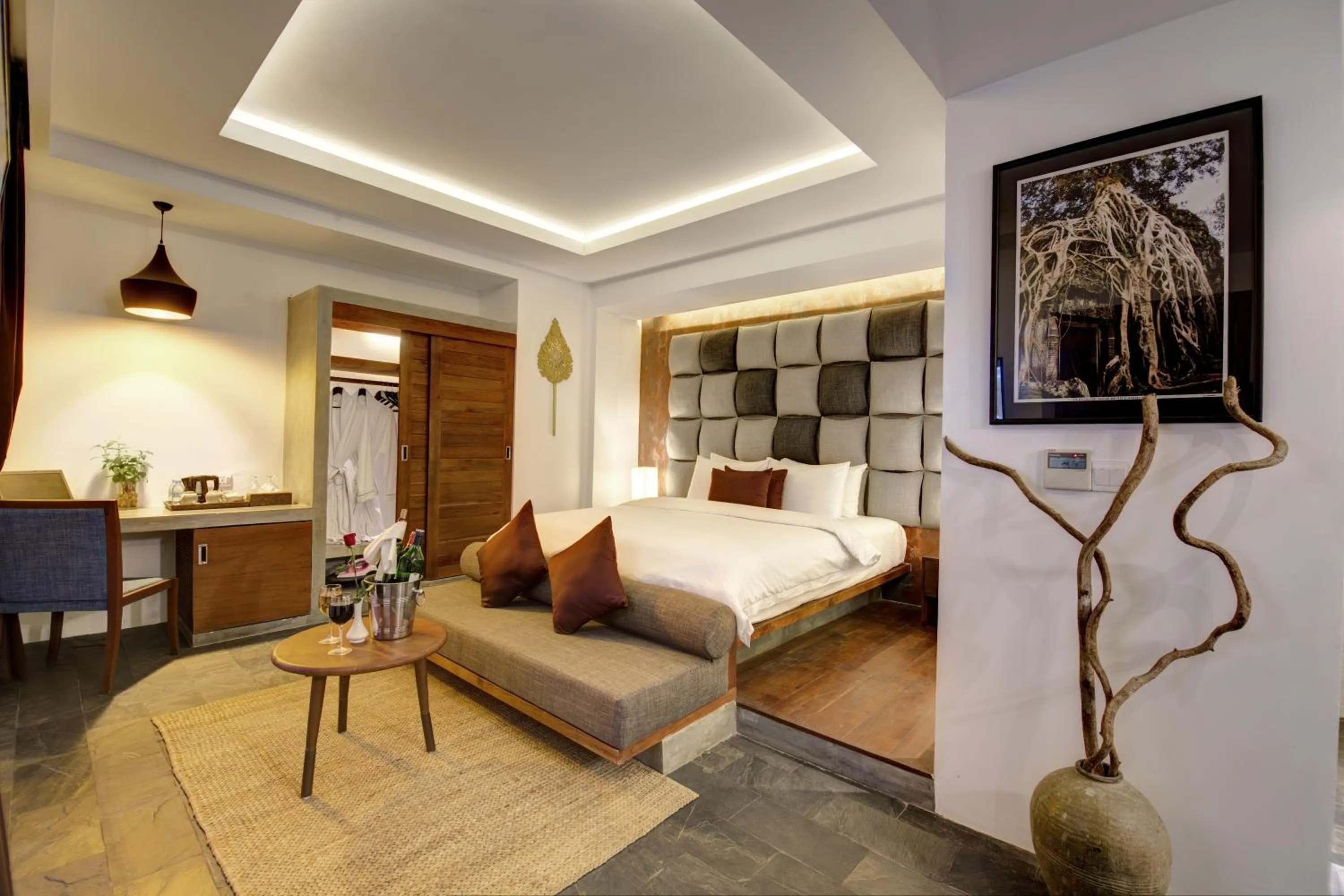 Bedroom, Bed in Solitaire Damnak Villa Hotel