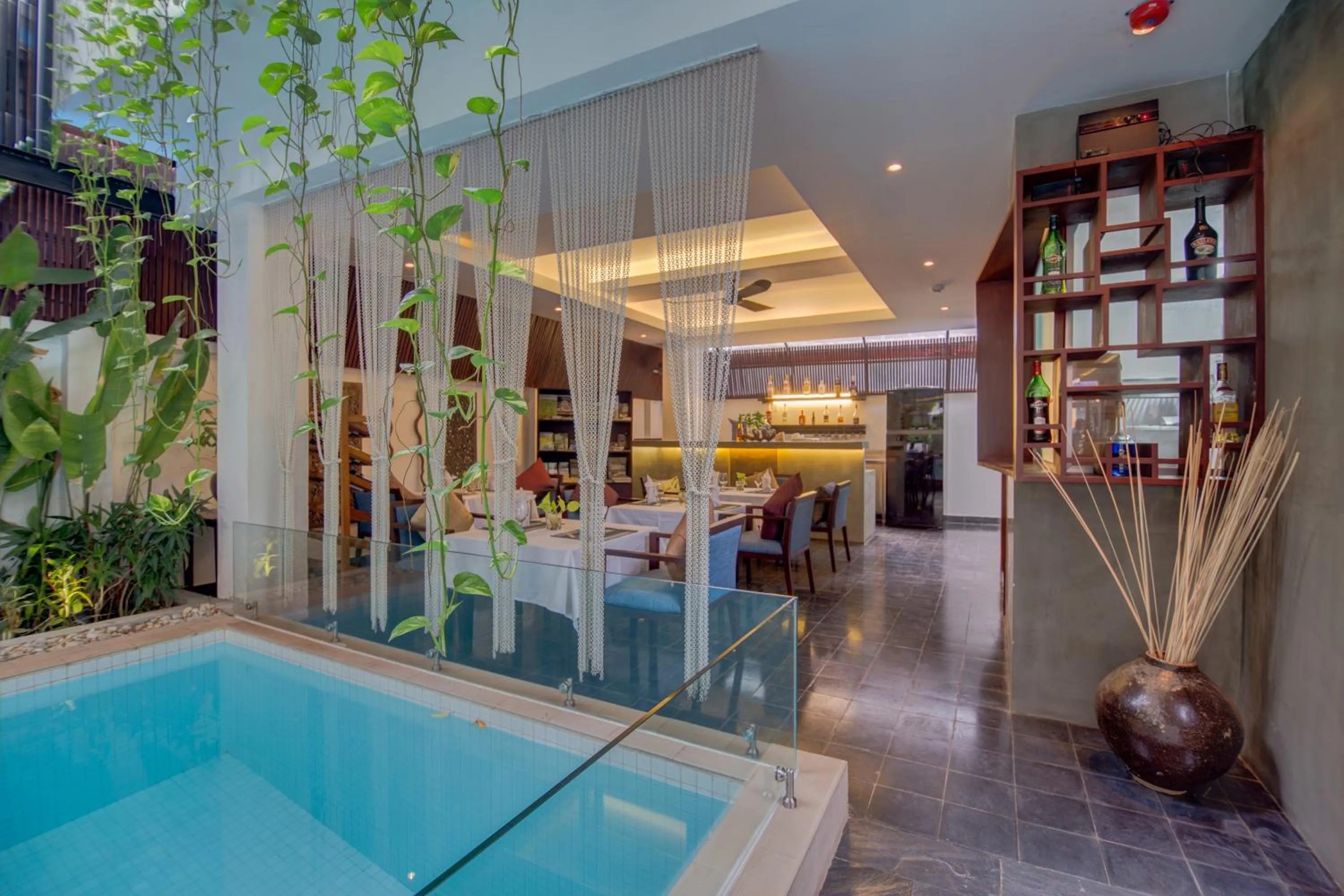 Restaurant/places to eat in Solitaire Damnak Villa Hotel