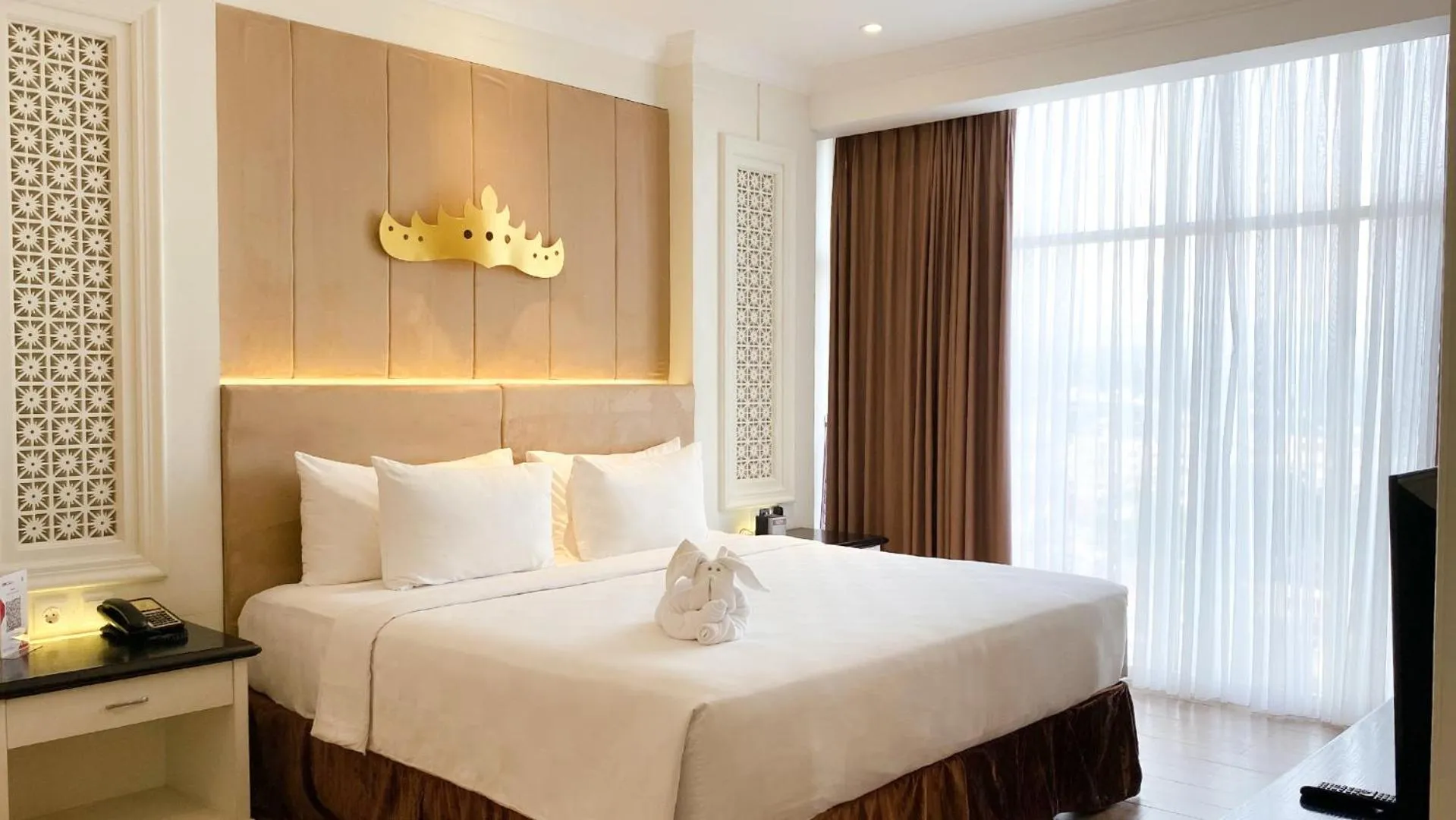 Bedroom, Bed in Swiss-Belhotel Lampung