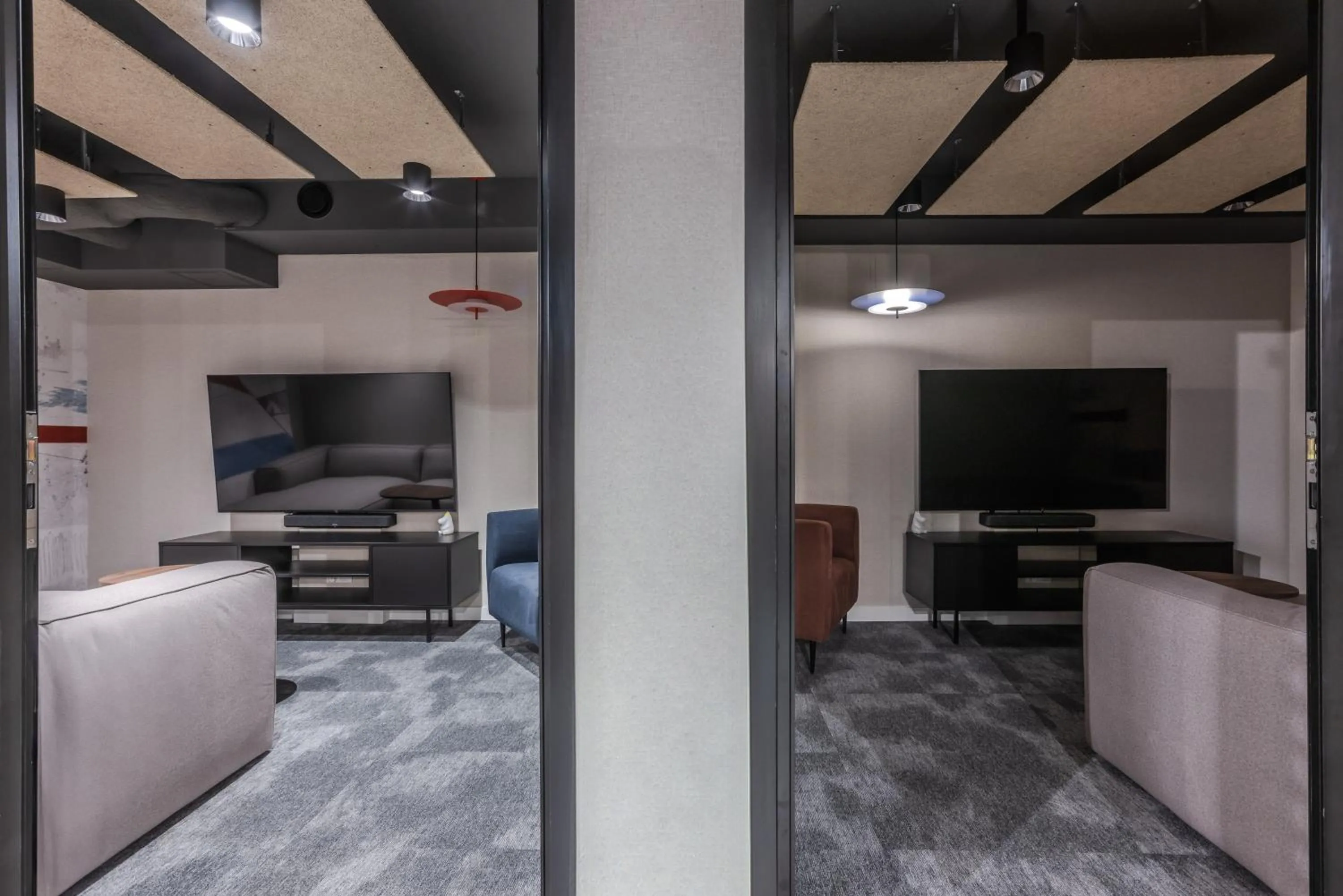 Communal lounge/ TV room in Noli Gdansk Wrzeszcz