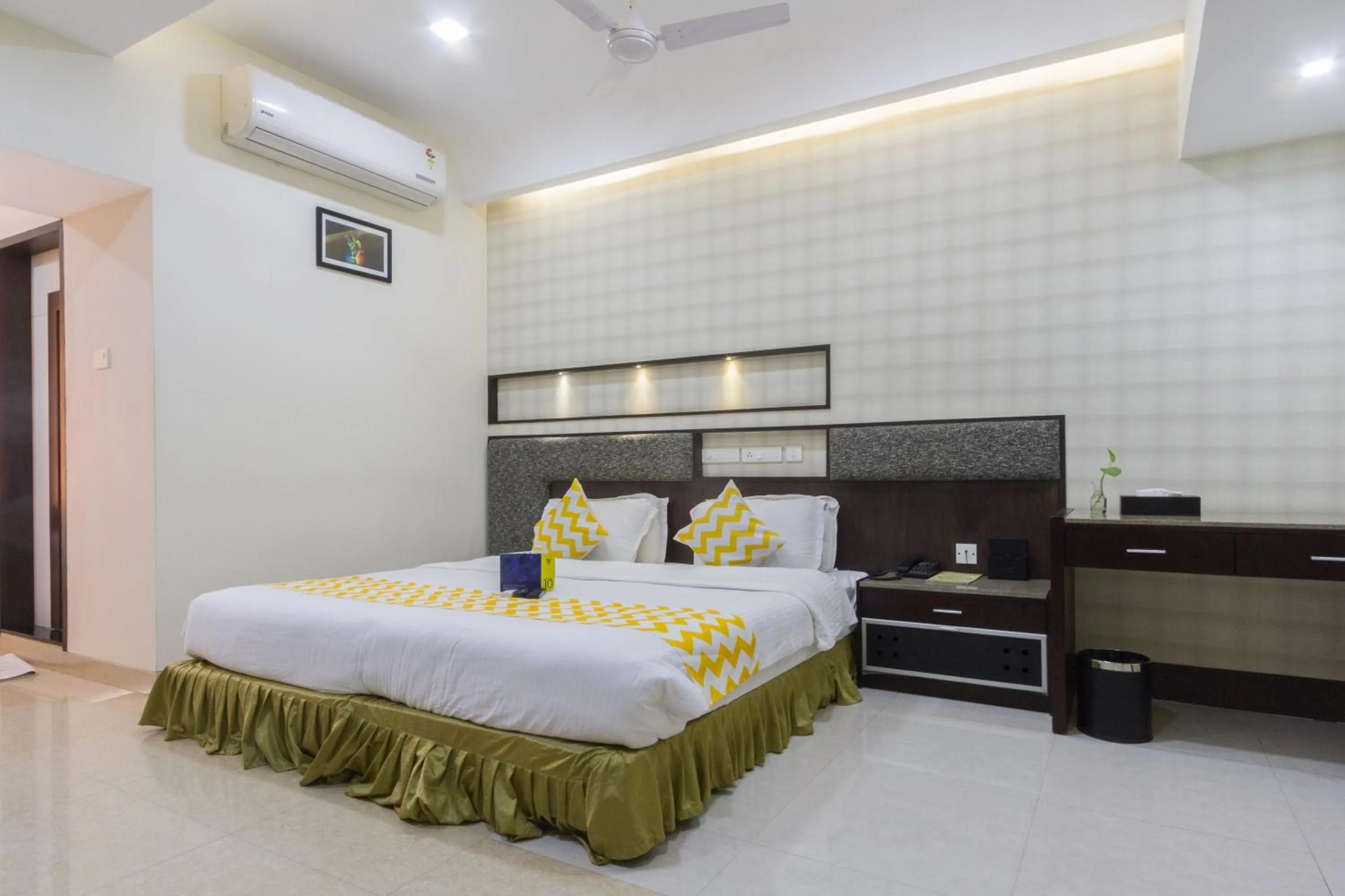 Bedroom, Bed in Hotel Southern Residency- near to SIPCOT