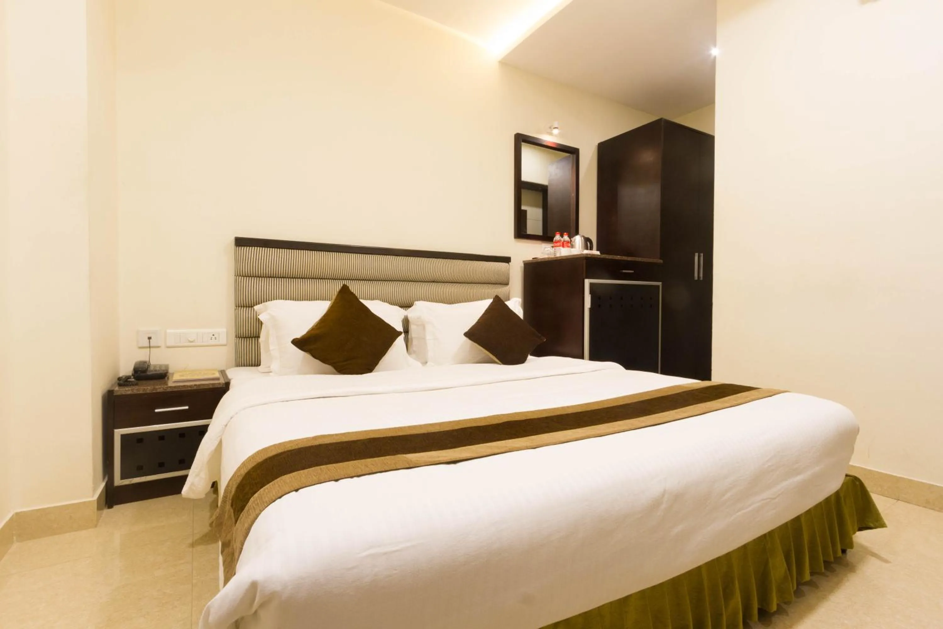 Photo of the whole room, Bed in Hotel Southern Residency- near to SIPCOT