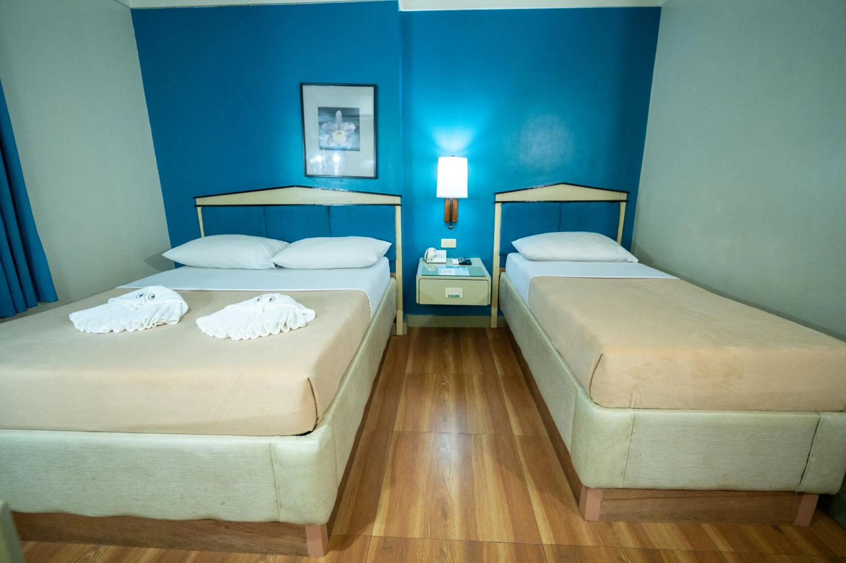 Bedroom, Bed in New Dawn Pensionne House