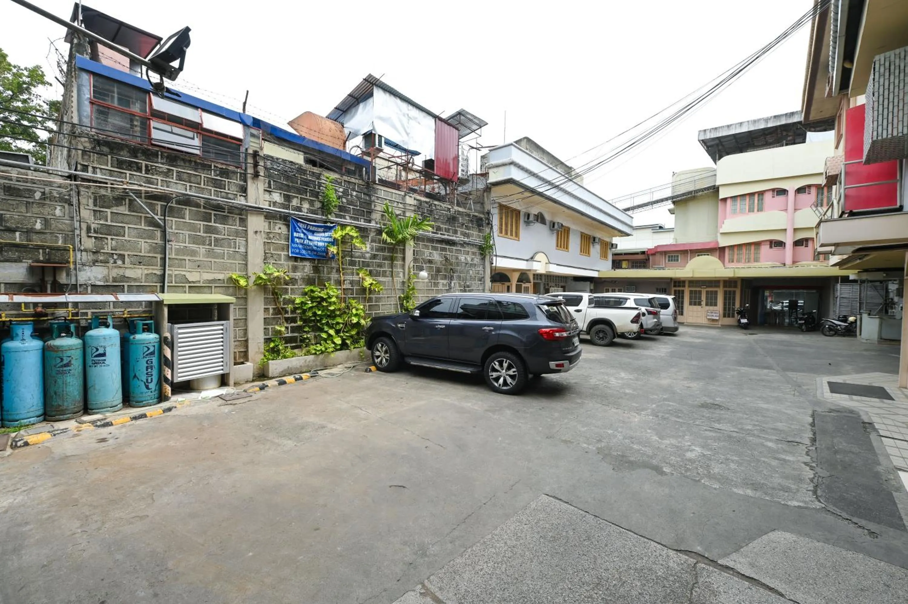 Parking in Nature's Pensionne House