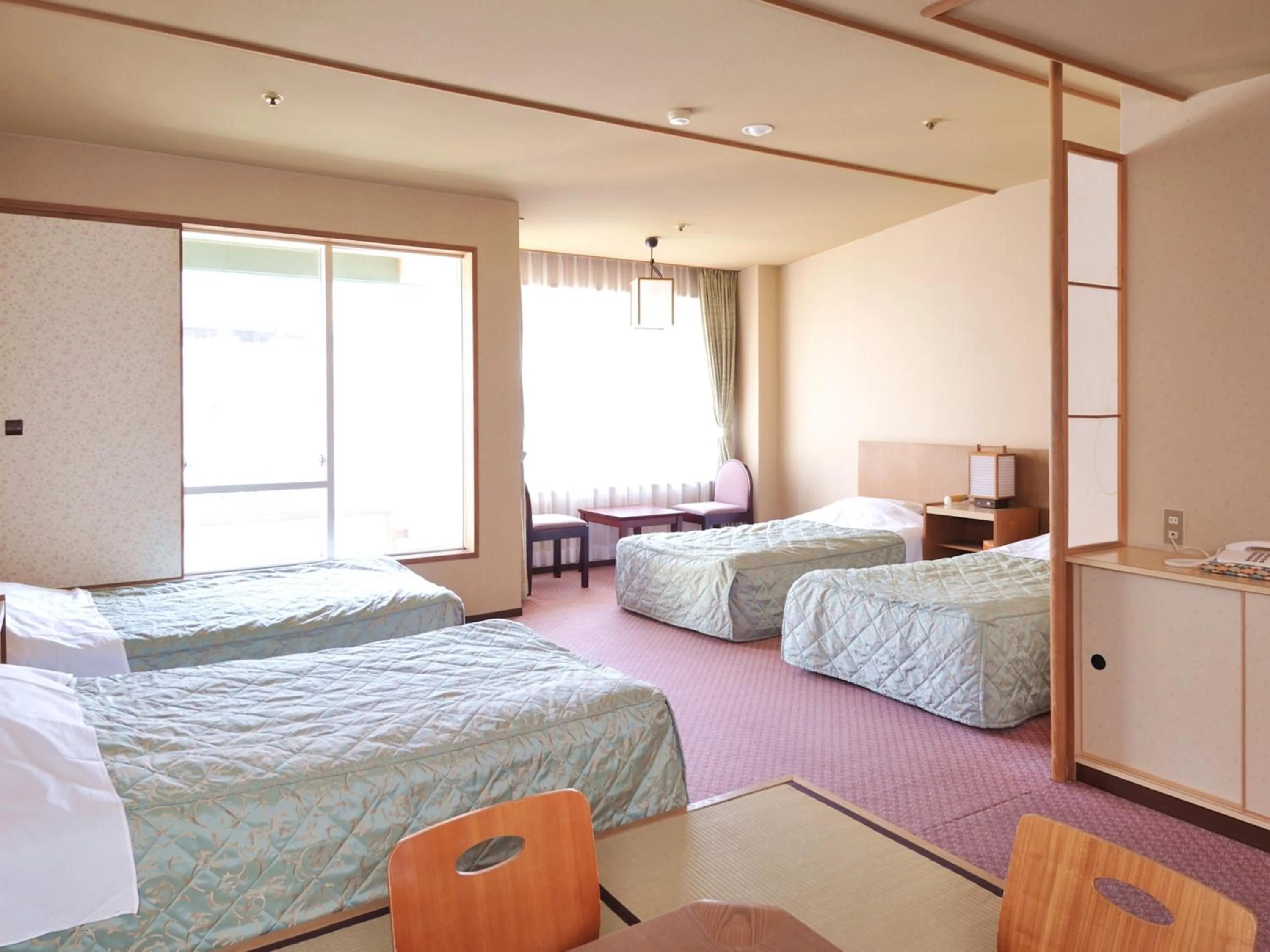 Photo of the whole room, Bed in jyozankei SHIKAnoYU