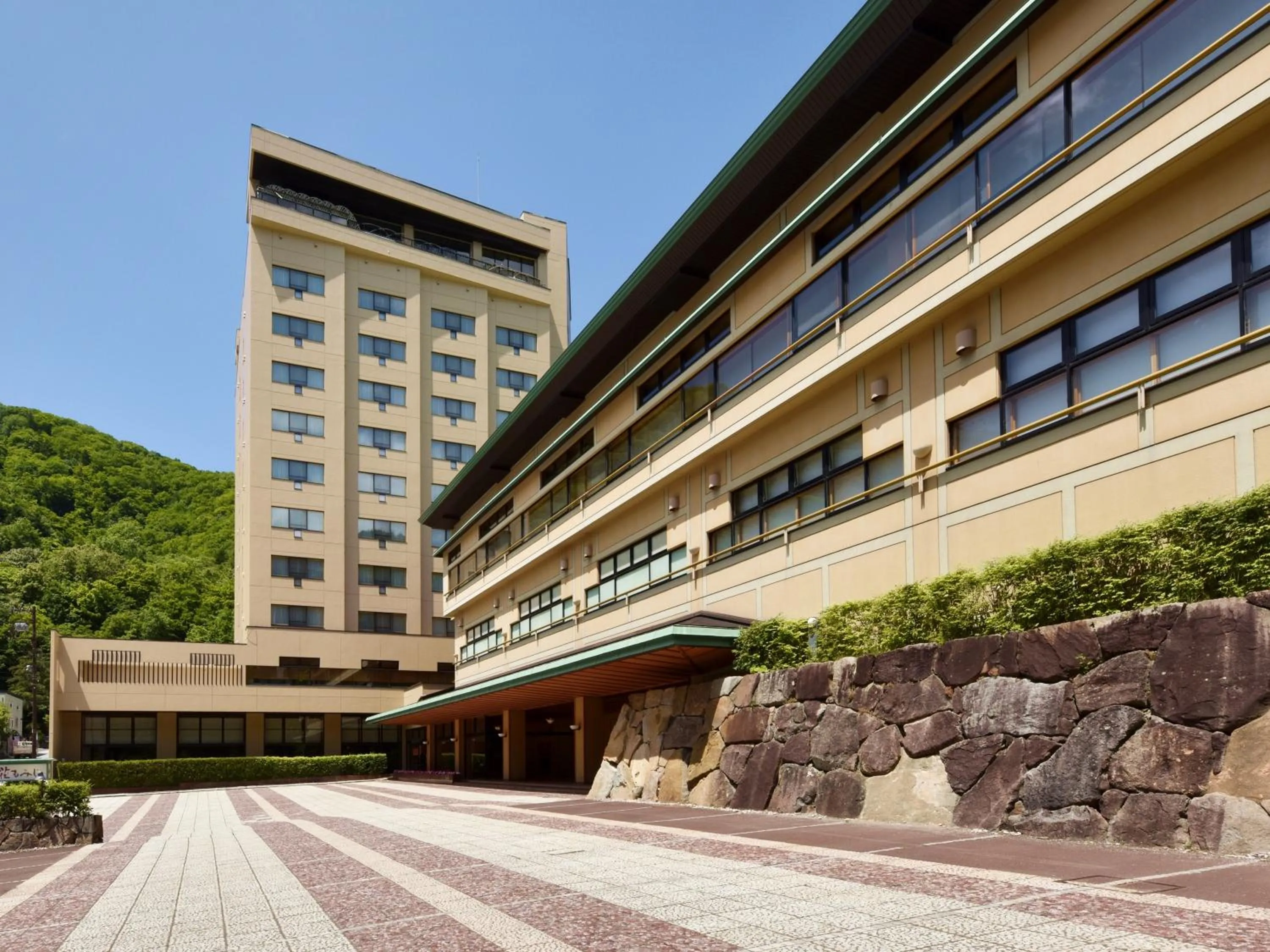 Property building in HanaMOMIJI