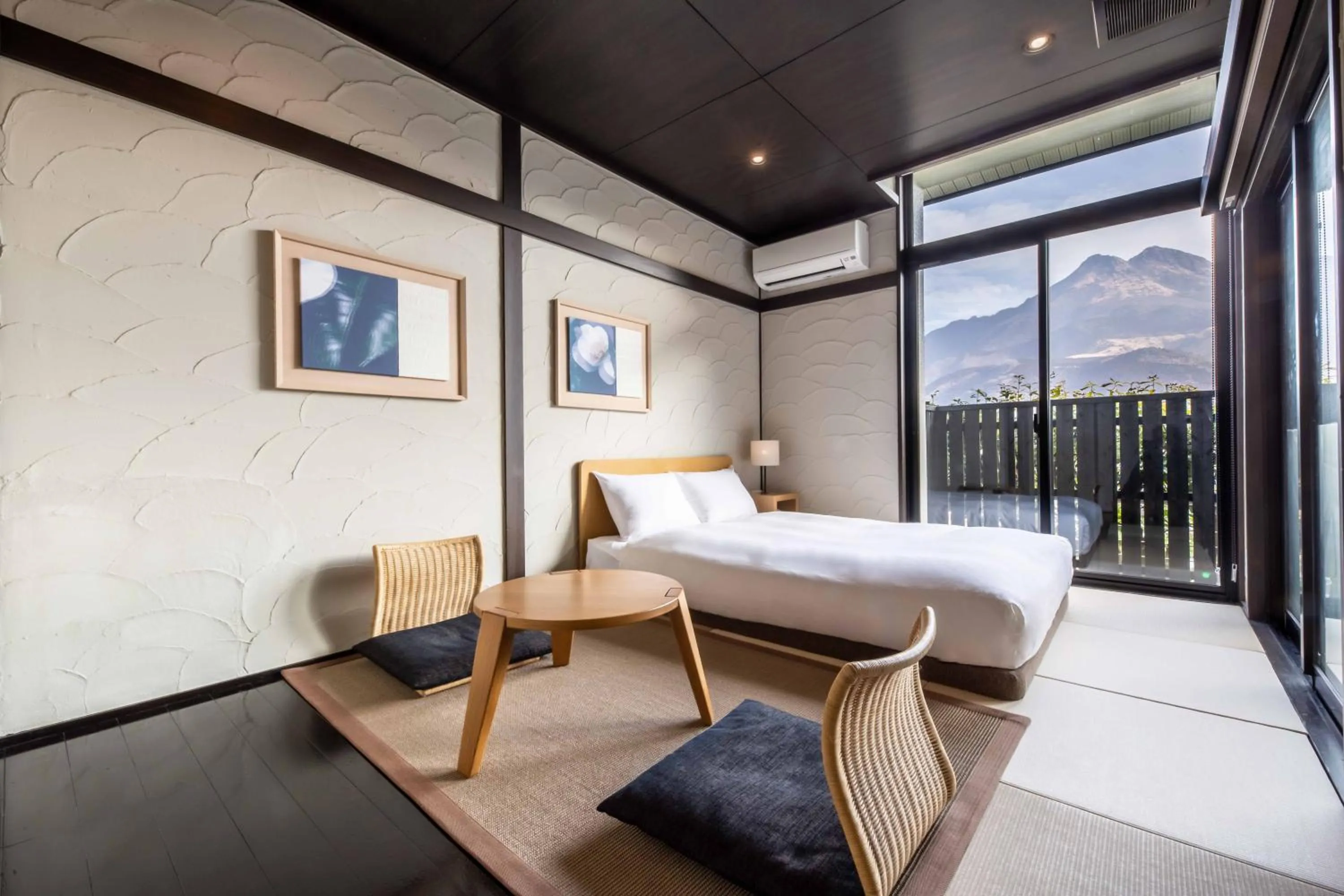 Photo of the whole room, Bed in Yufudake Ichibo no Yado Kirara