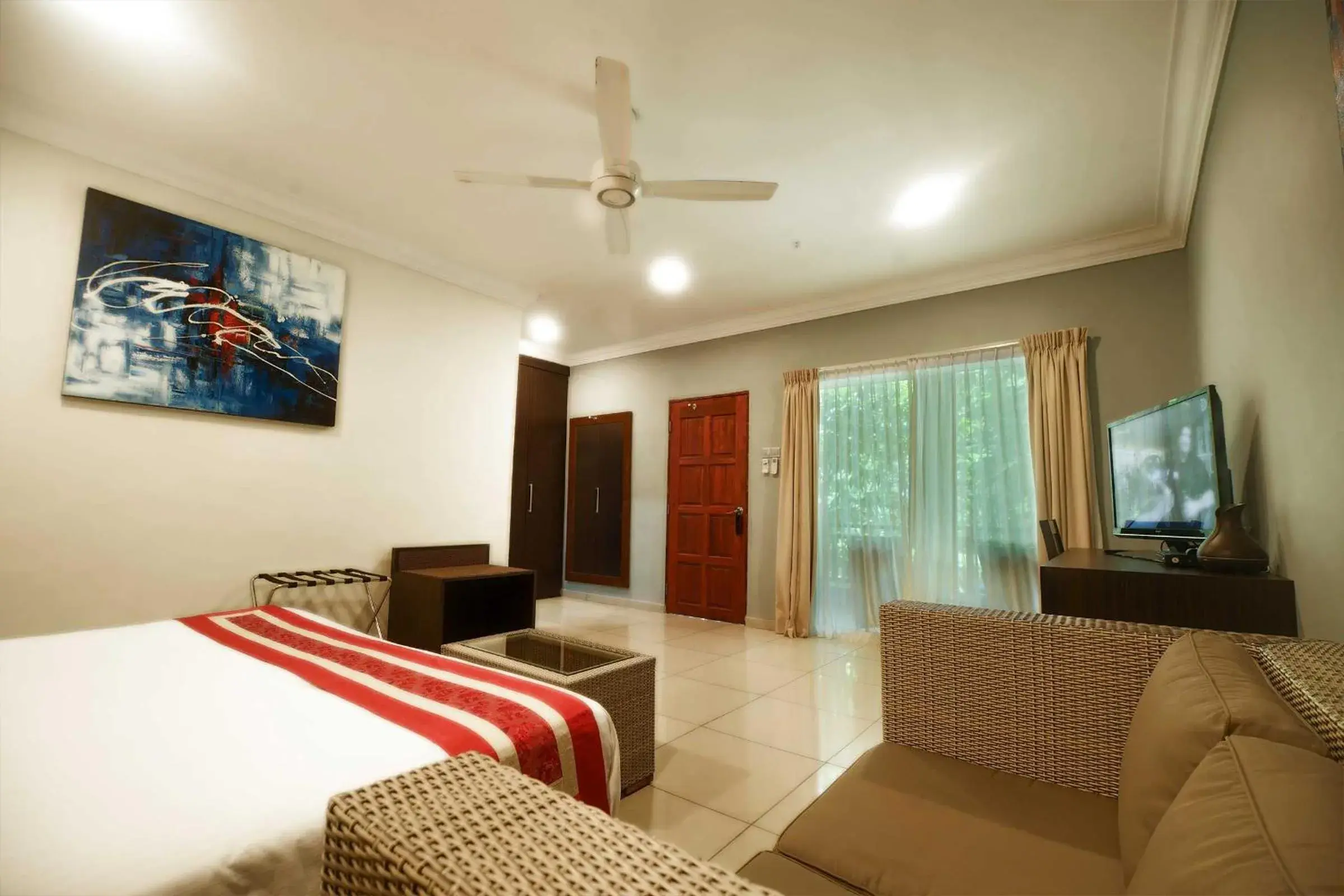 Large Double or Twin Room in Tioman Dive Resort Large Double or Twin Room in Tioman Dive Resort