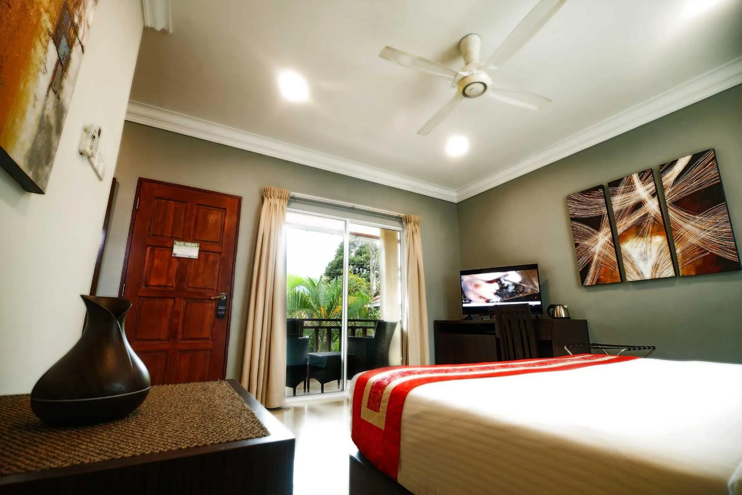 View (from property/room), Bed in Tioman Dive Resort