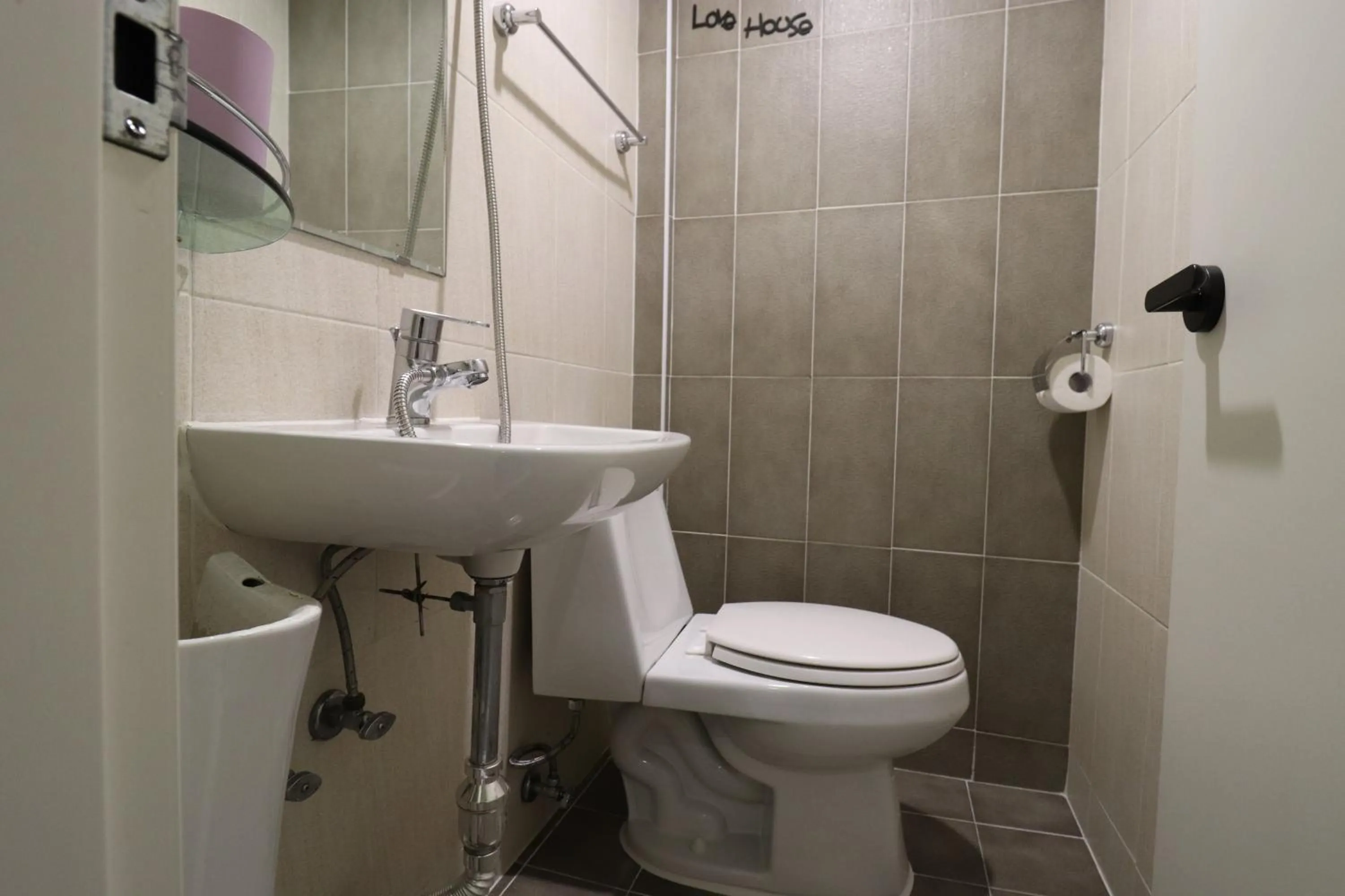 Bathroom in Just4u Guesthouse