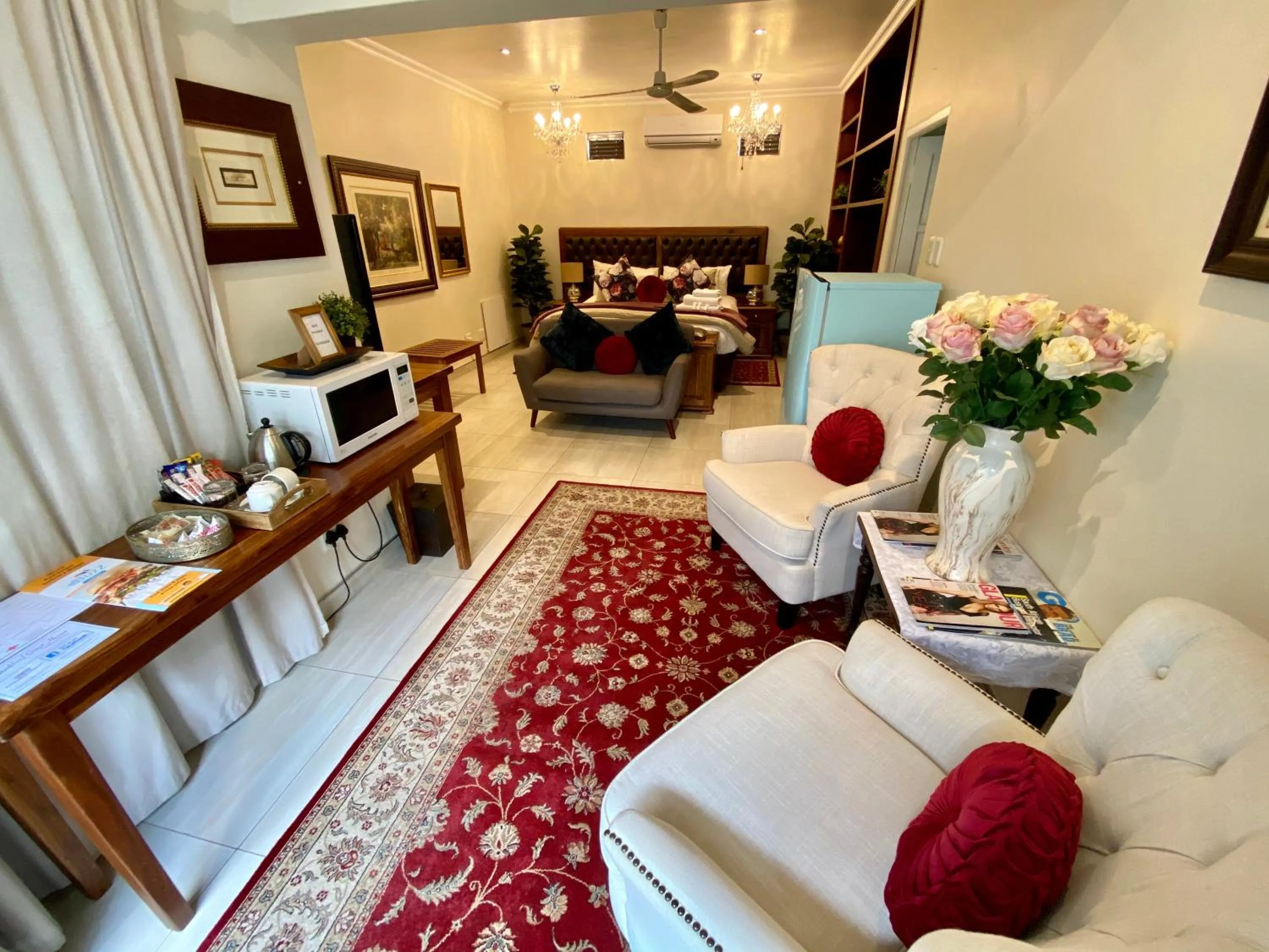 Coffee/tea facilities, Bed in Waterkloof Guest House