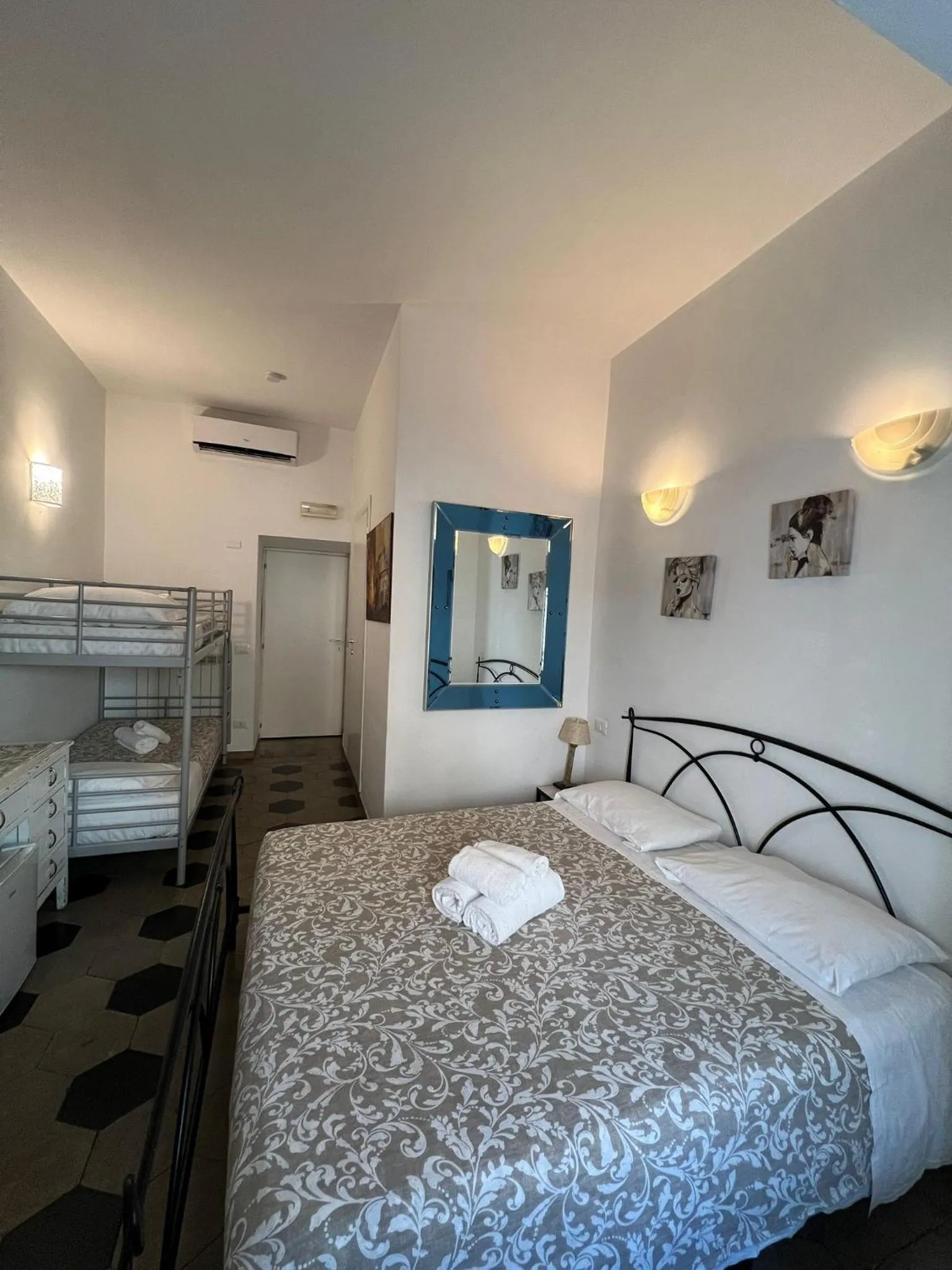 Bedroom, Bed in Vatican Leone IV