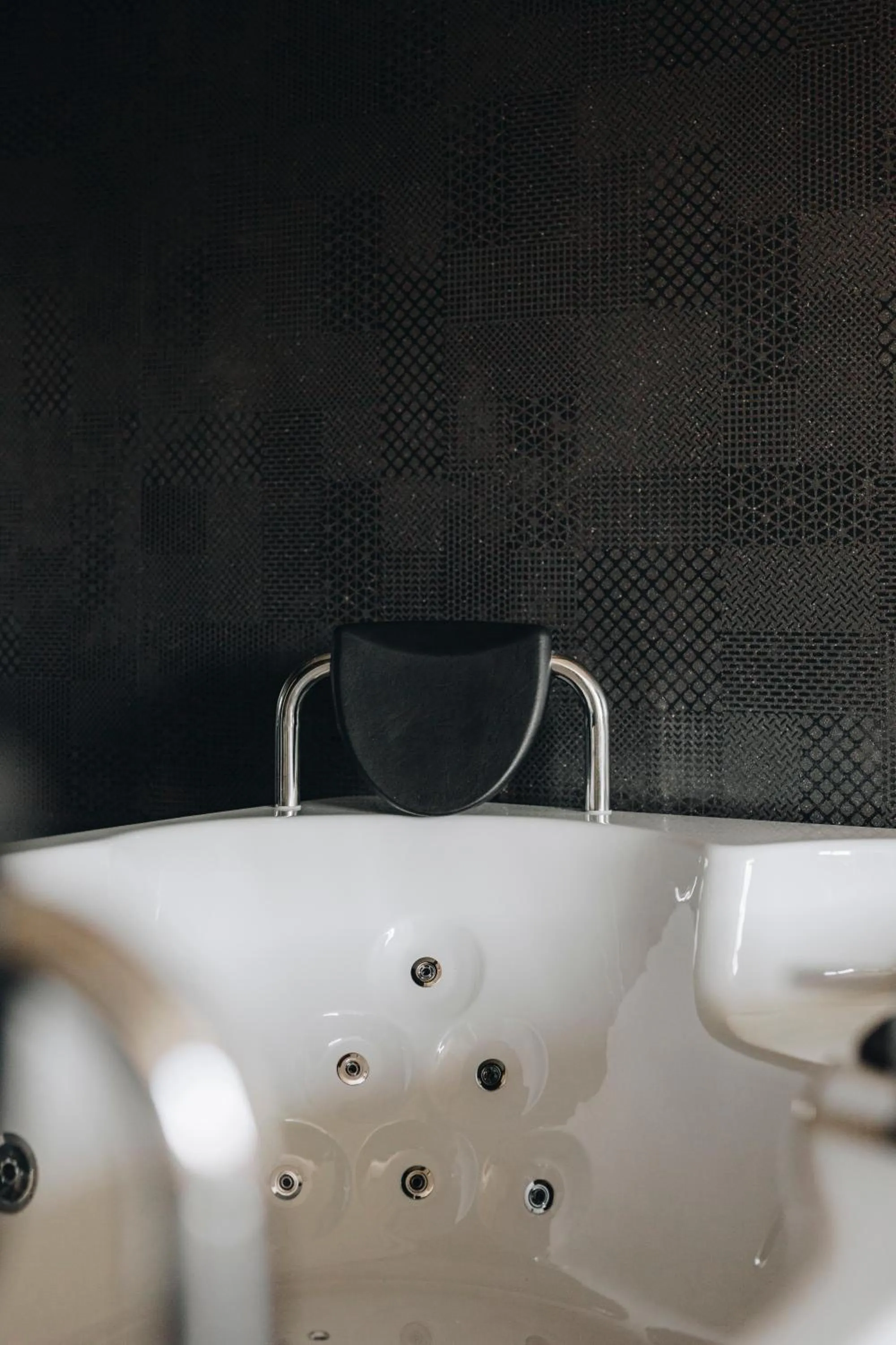 Hot Tub in CC Nomie Hôtel Restaurant