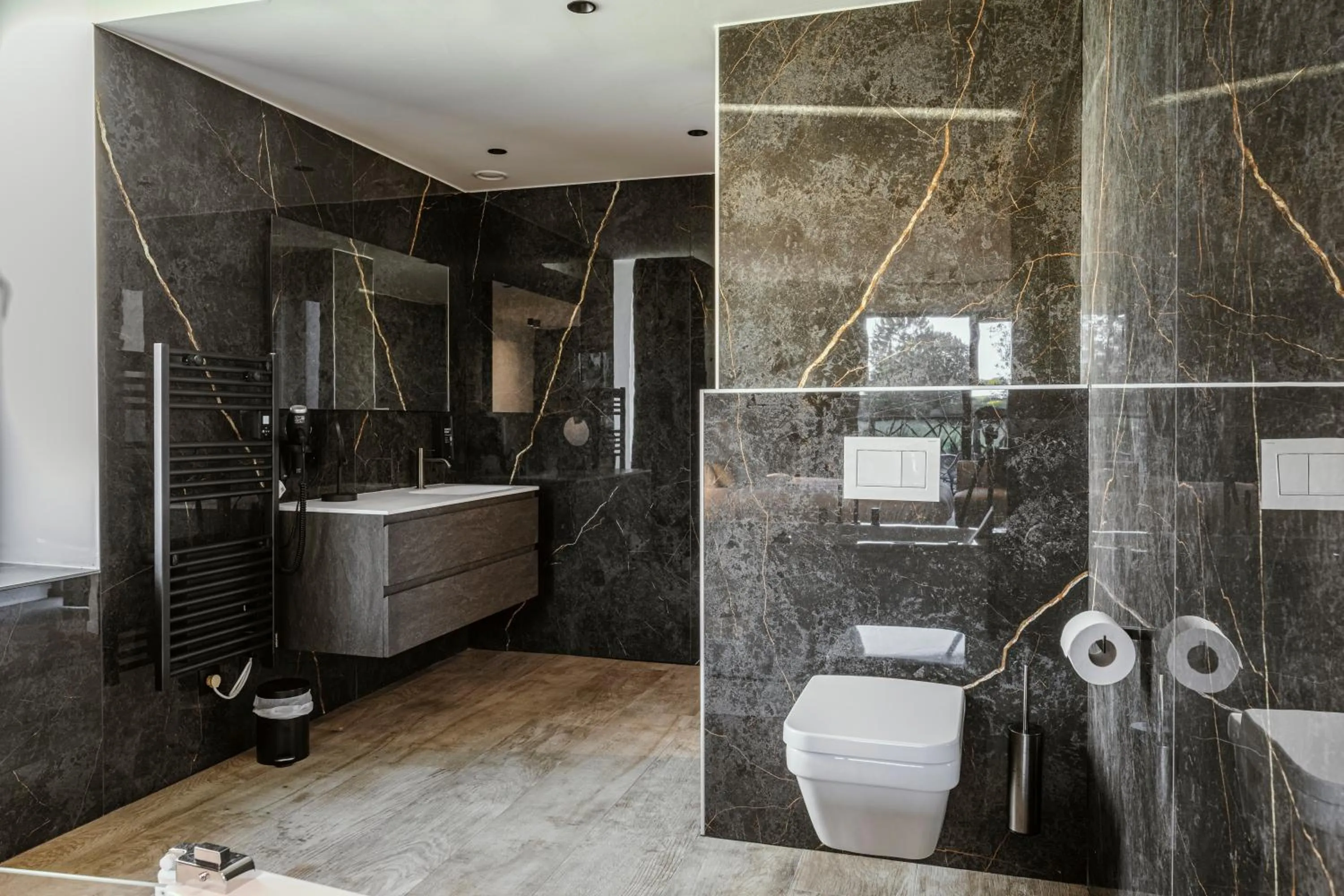 Bathroom in CC Nomie Hôtel Restaurant