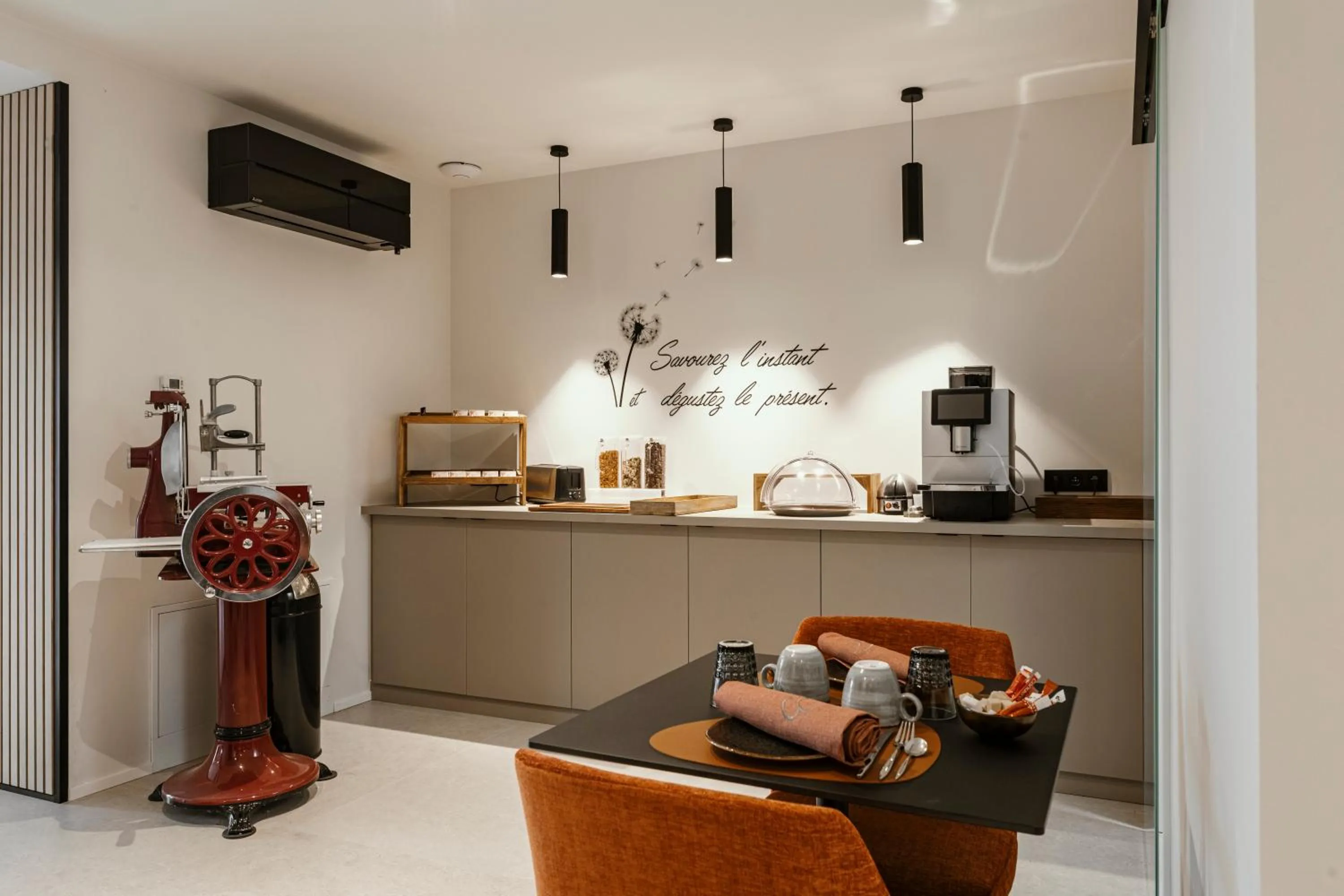 Buffet breakfast in CC Nomie Hôtel Restaurant