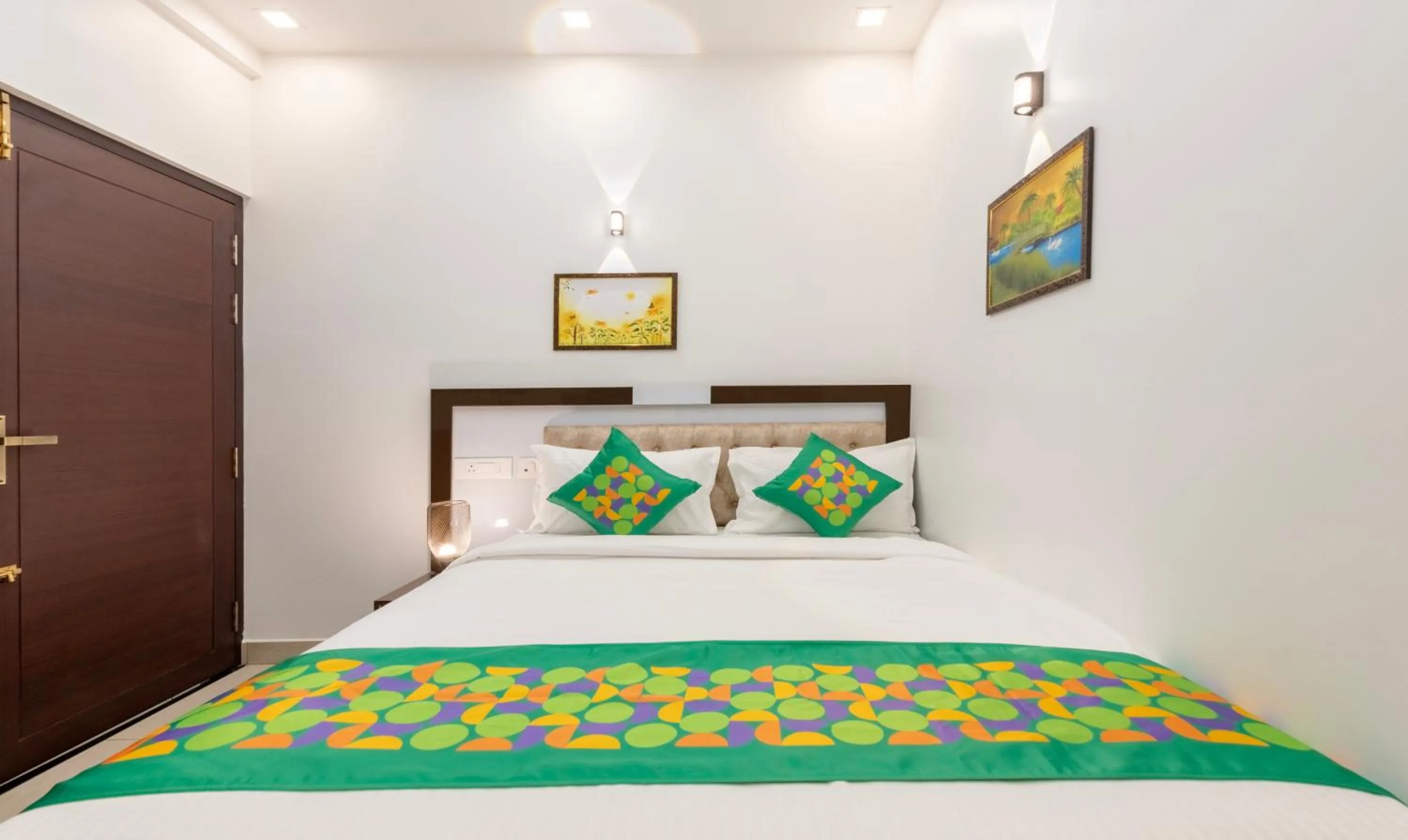 Bedroom, Bed in Treebo Premium Cochin Airport, 5 min From Cochin Airport