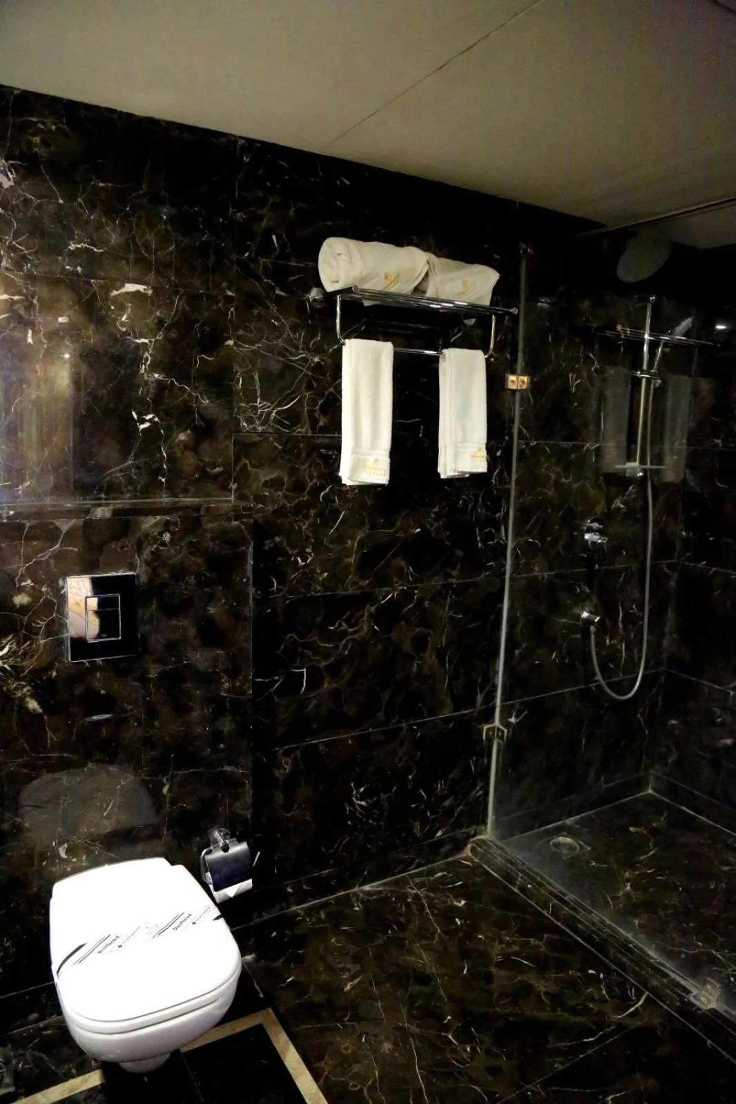 Bathroom in Hotel Trinity Grand, Raigarh