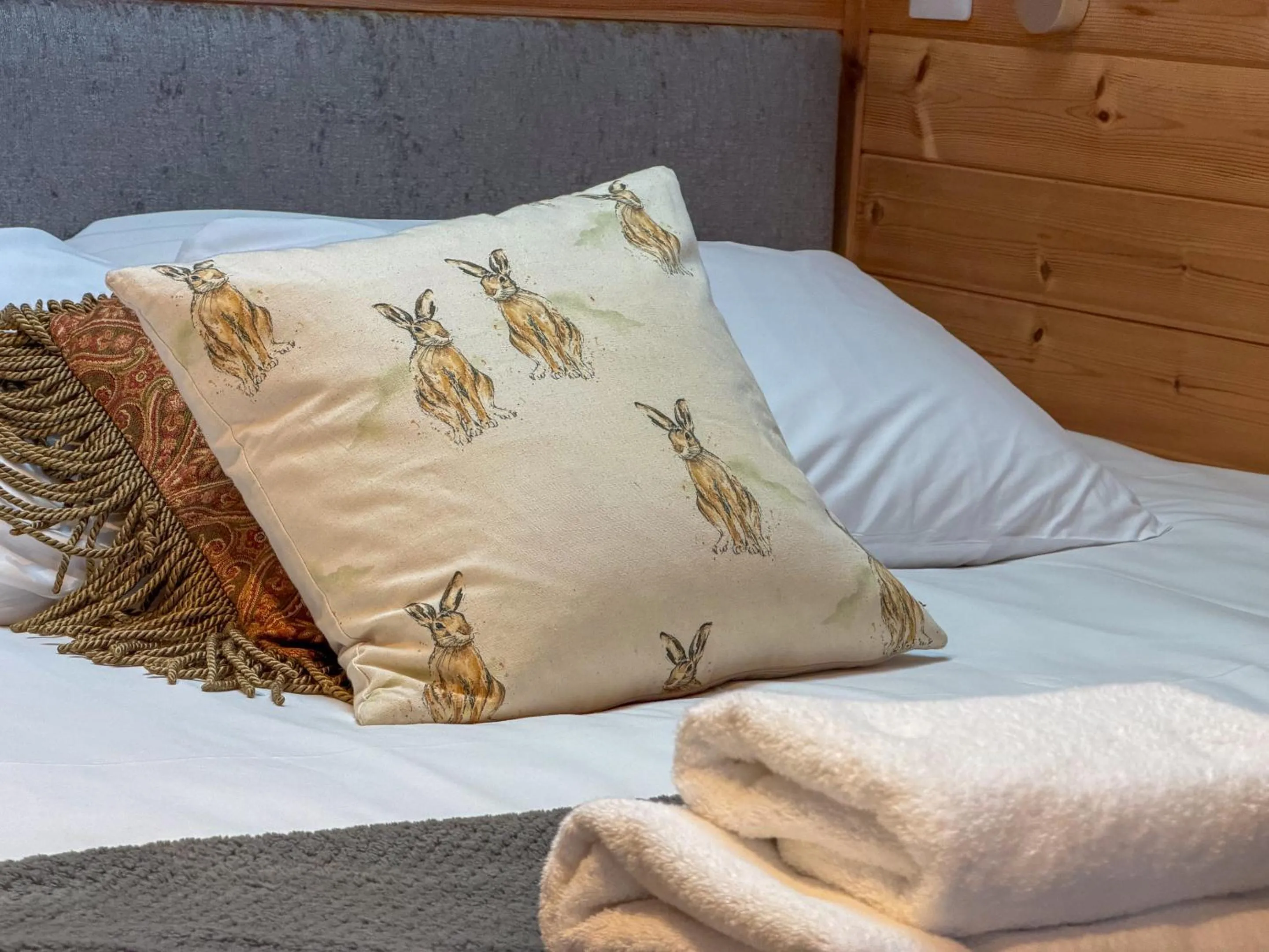 Bedroom, Bed in The Firs Country Park