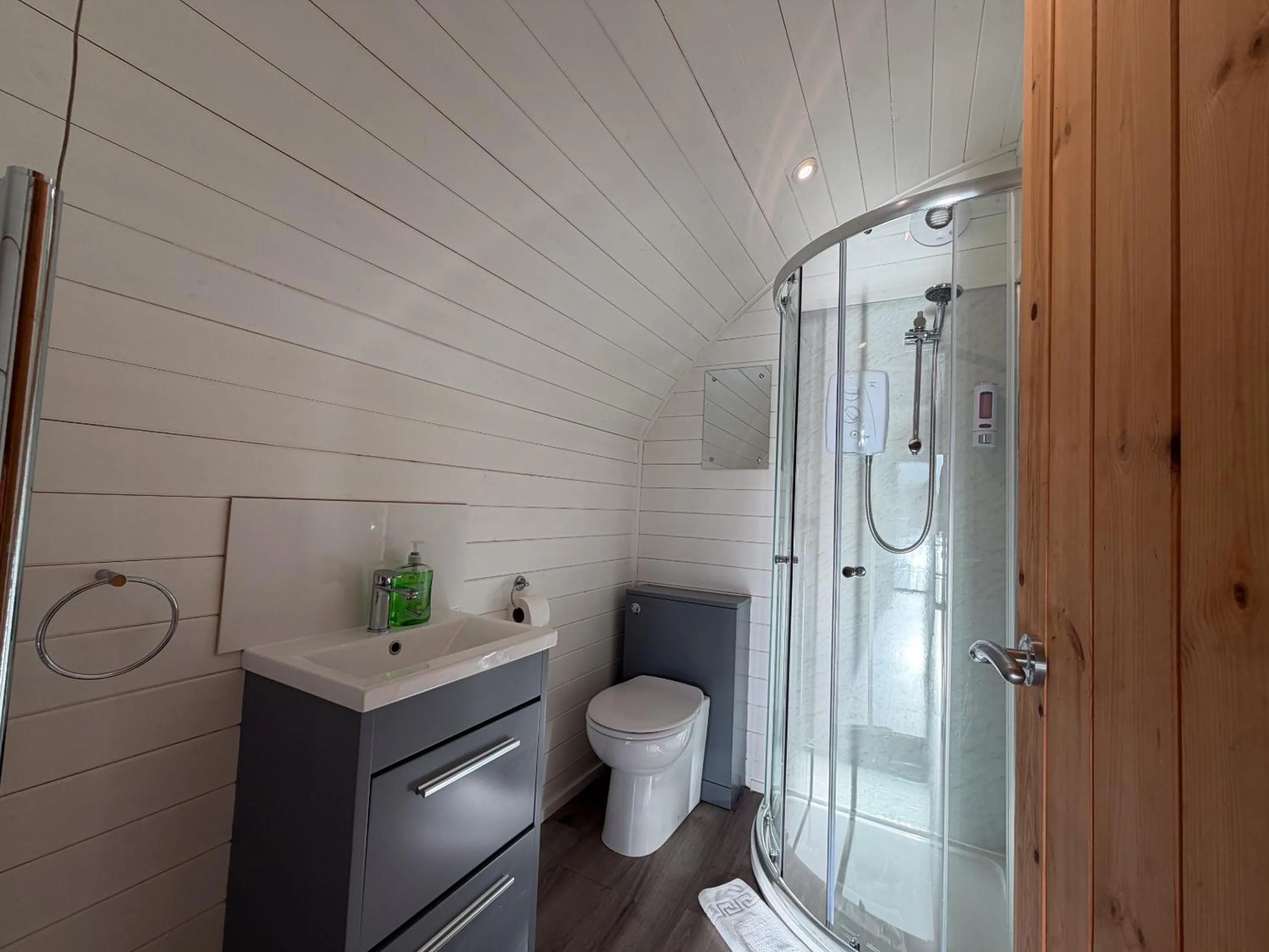 Bathroom in The Firs Country Park