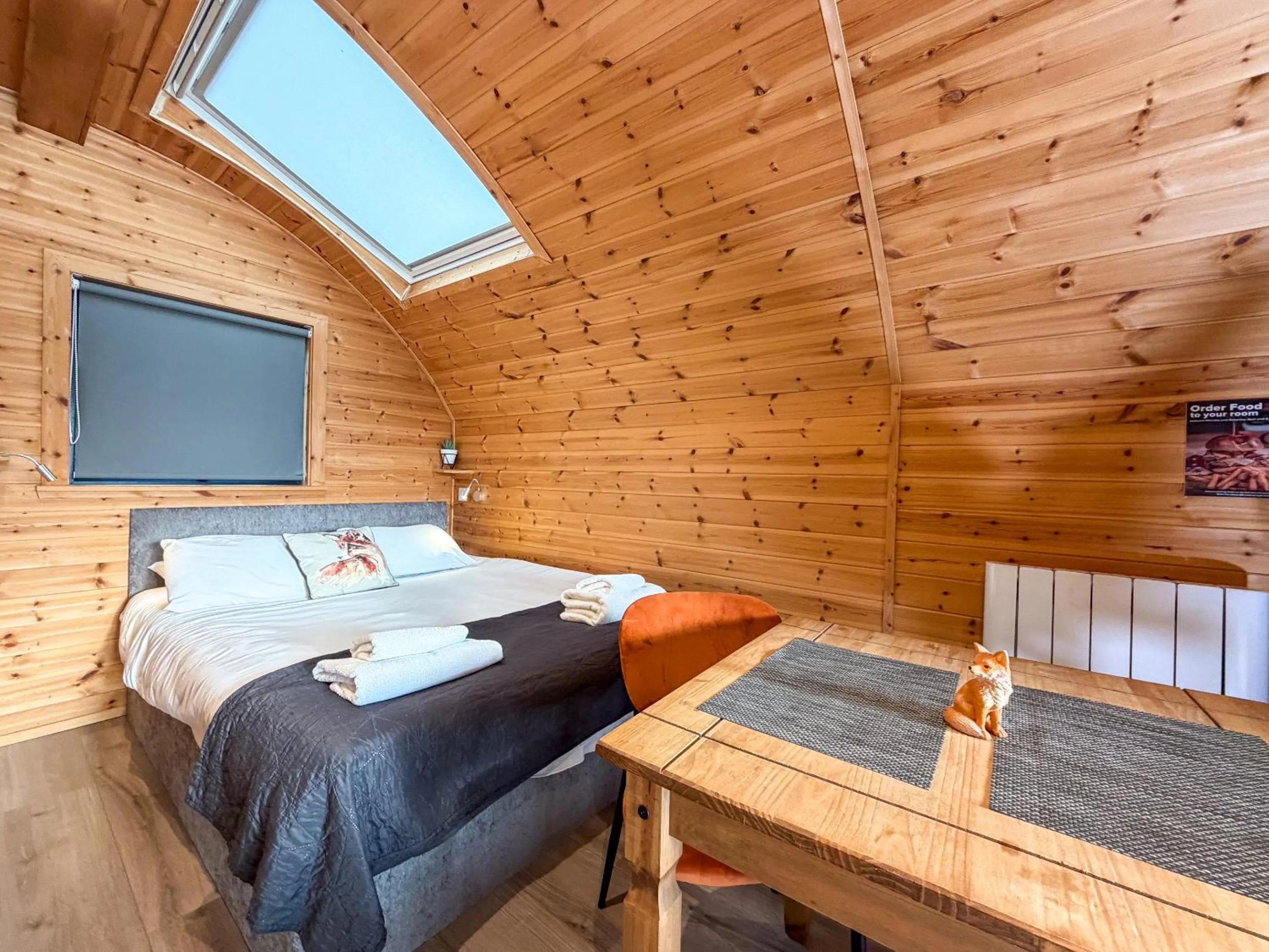 Bedroom, Bed in The Firs Country Park