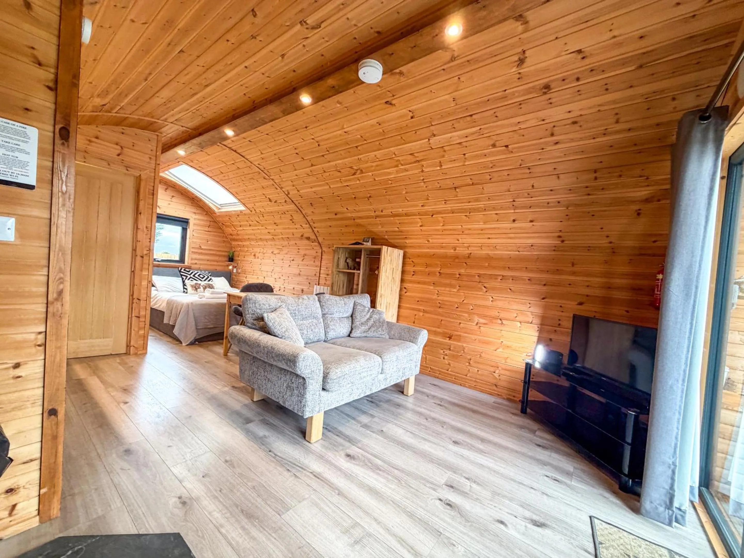Living room, Bed in The Firs Country Park