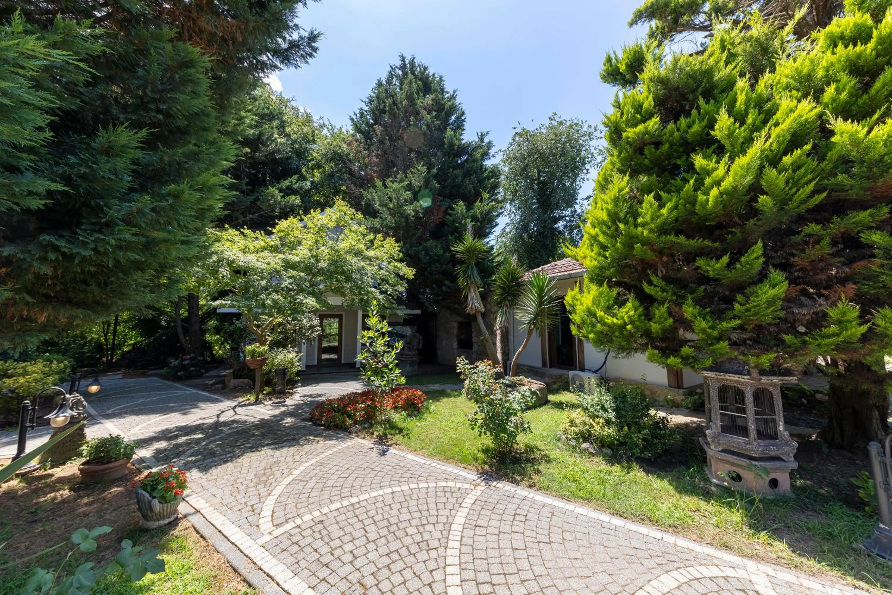 Garden in Elite World Village İstanbul Polonezköy