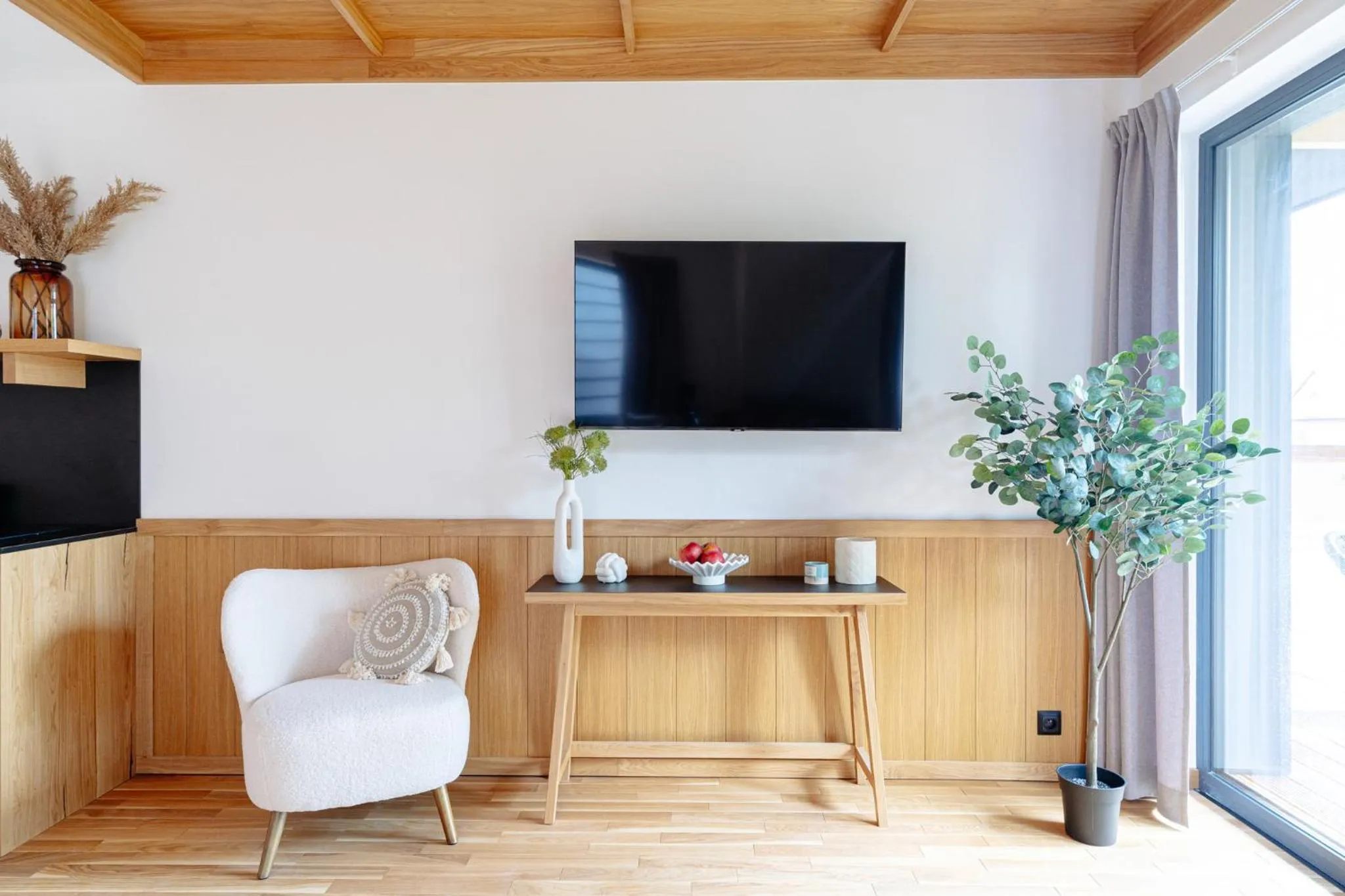 TV and multimedia in White Hills - LoftAffair Spa Collection