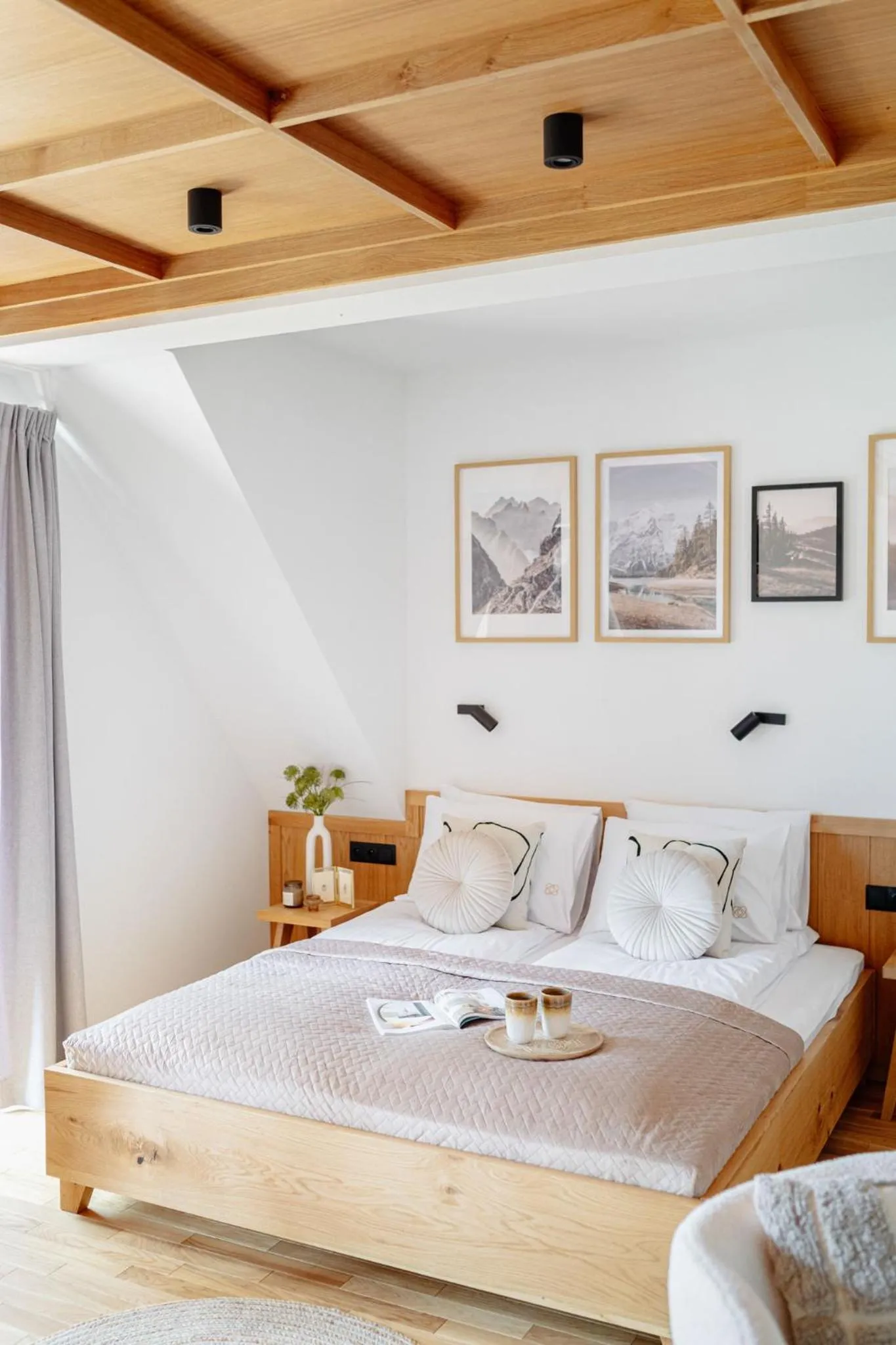 Bed in White Hills - LoftAffair Spa Collection