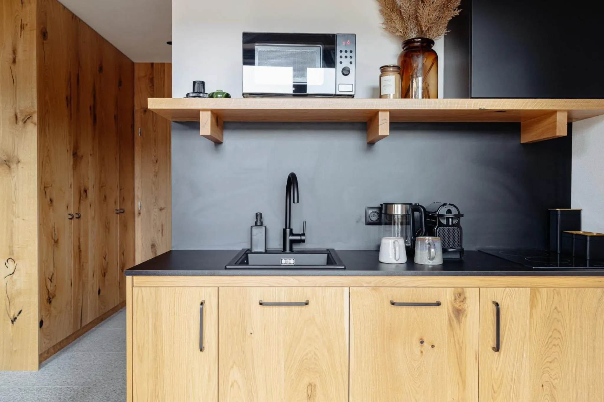 Coffee/tea facilities in White Hills - LoftAffair Spa Collection