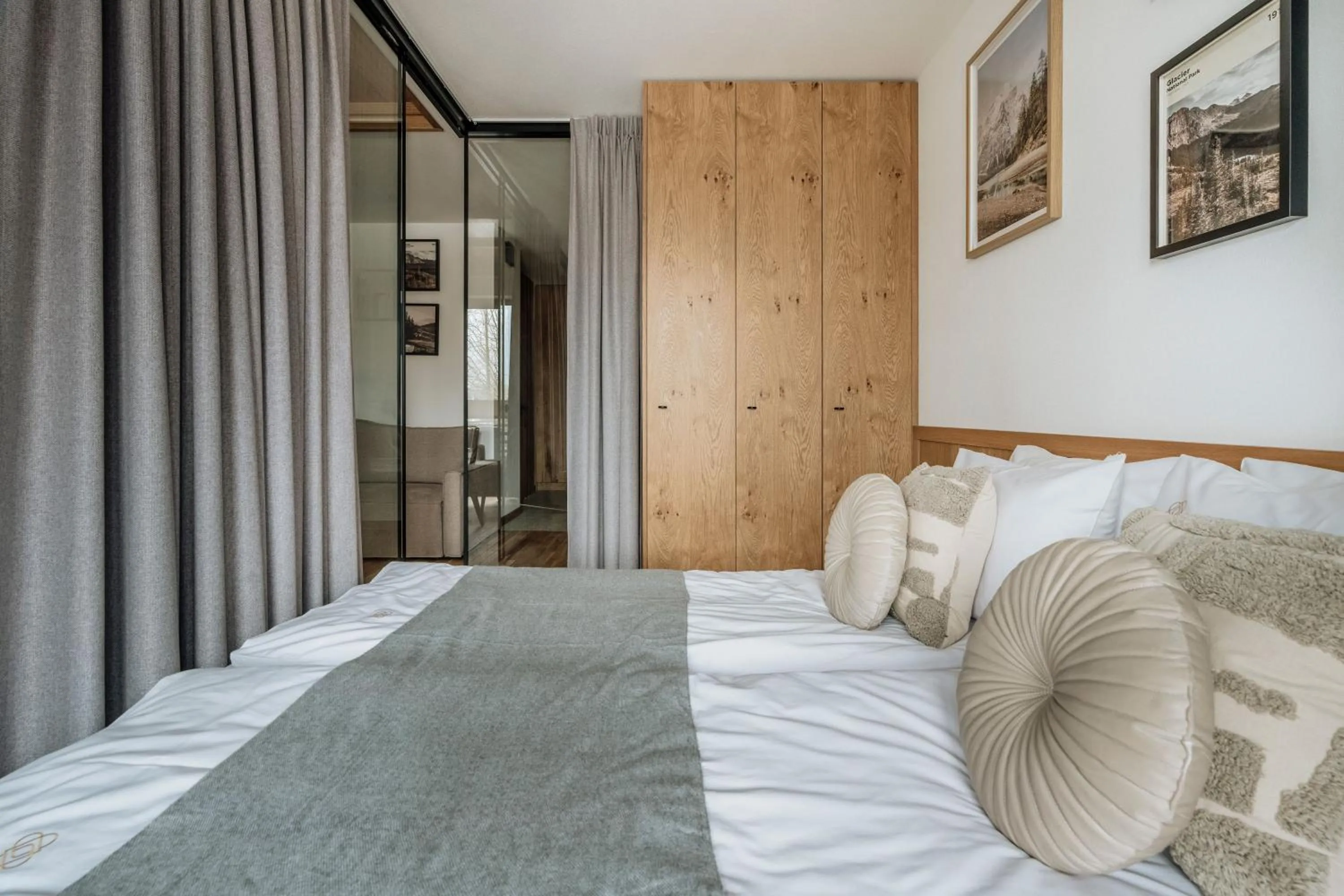 Bed in White Hills - LoftAffair Spa Collection