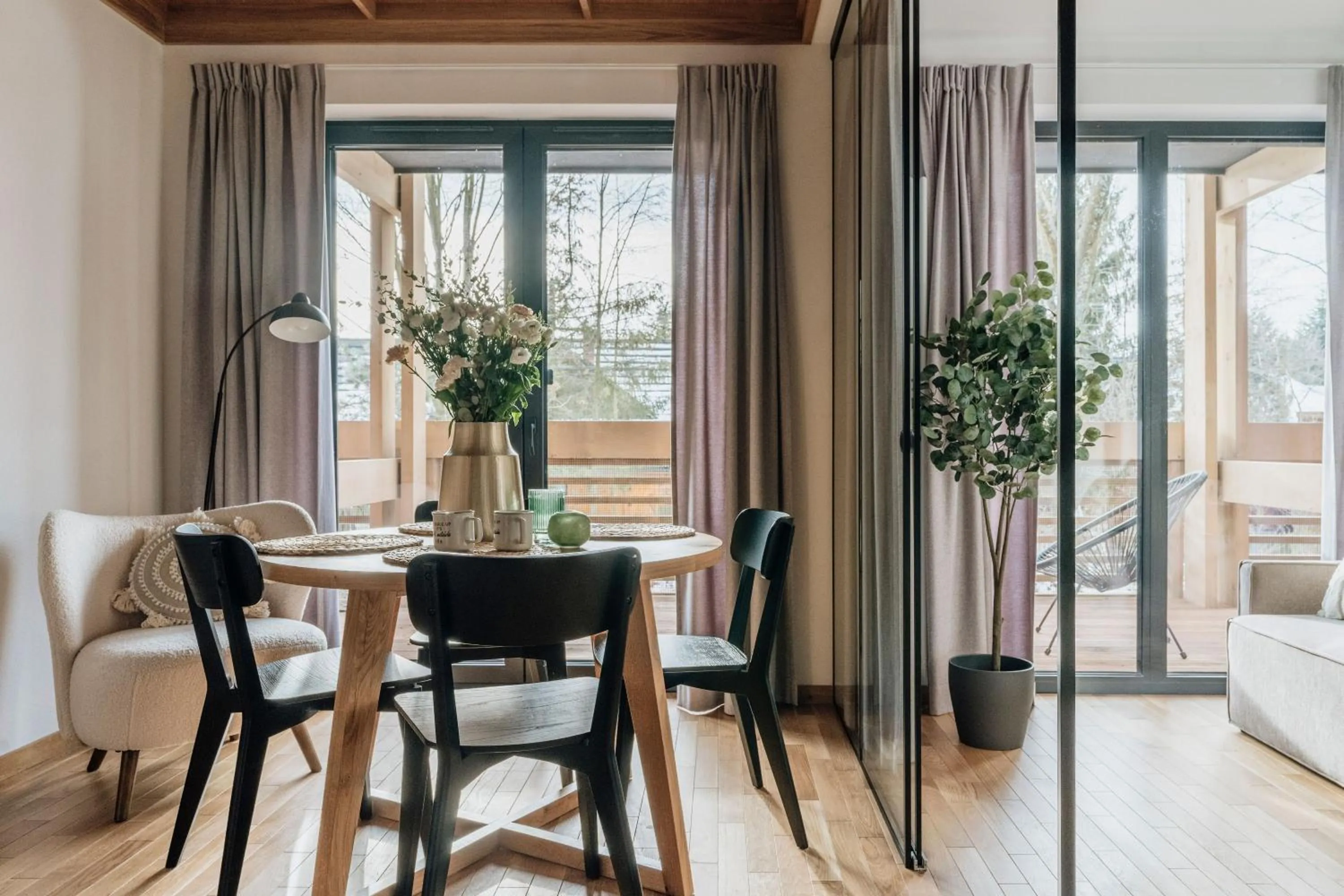 Seating area in White Hills - LoftAffair Spa Collection