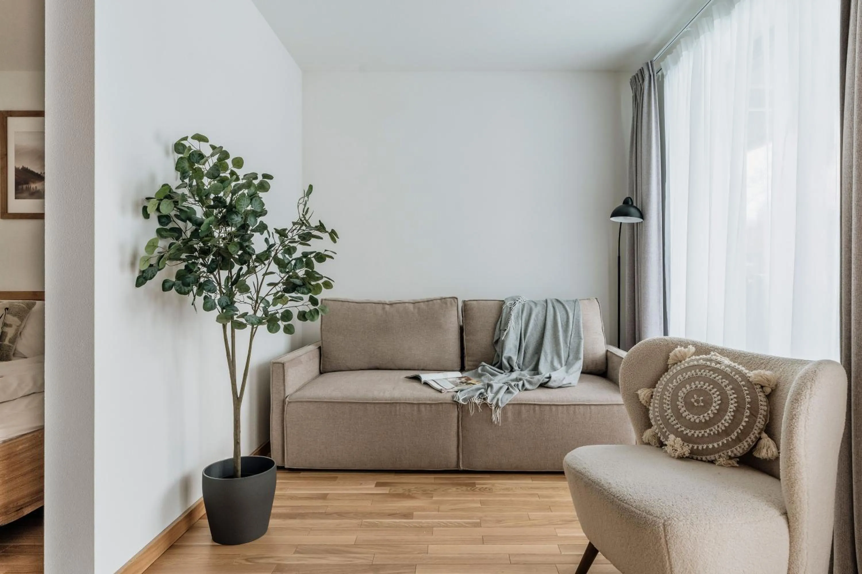 Living room in White Hills - LoftAffair Spa Collection