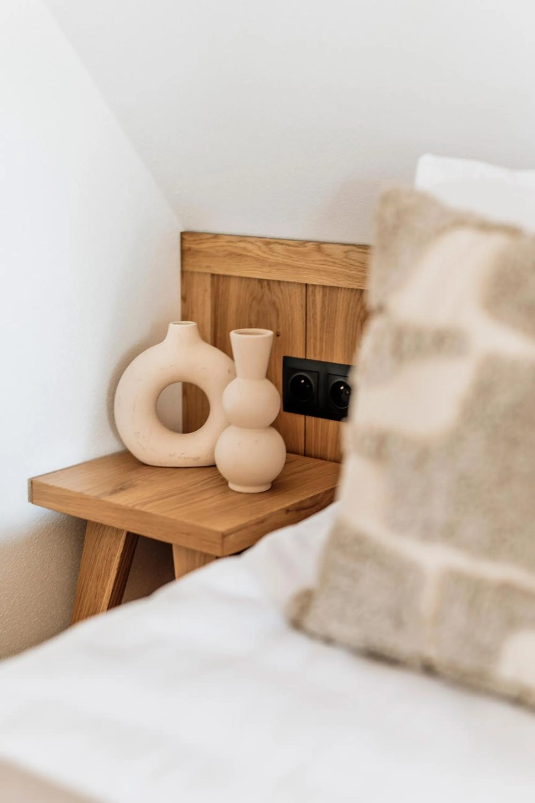 Bed in White Hills - LoftAffair Spa Collection