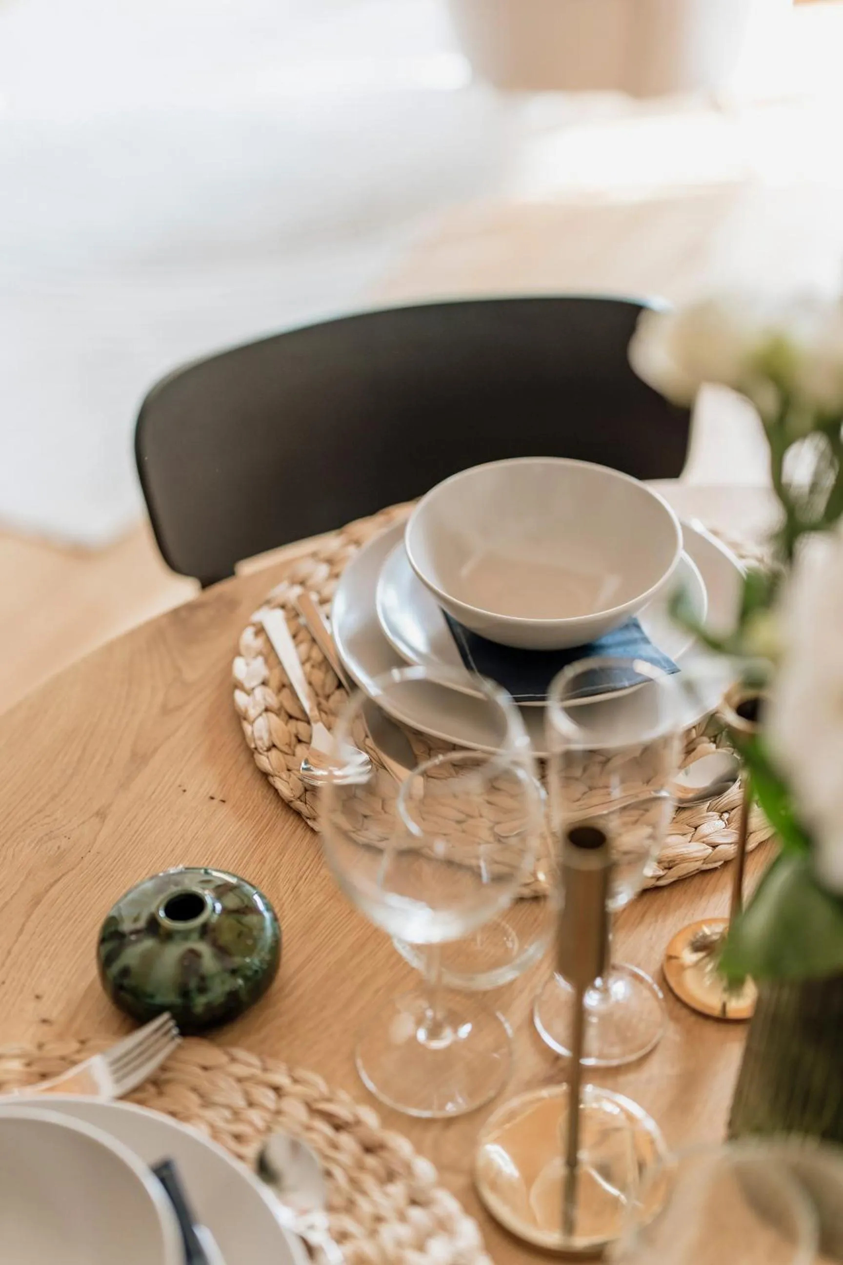 Dining area in White Hills - LoftAffair Spa Collection