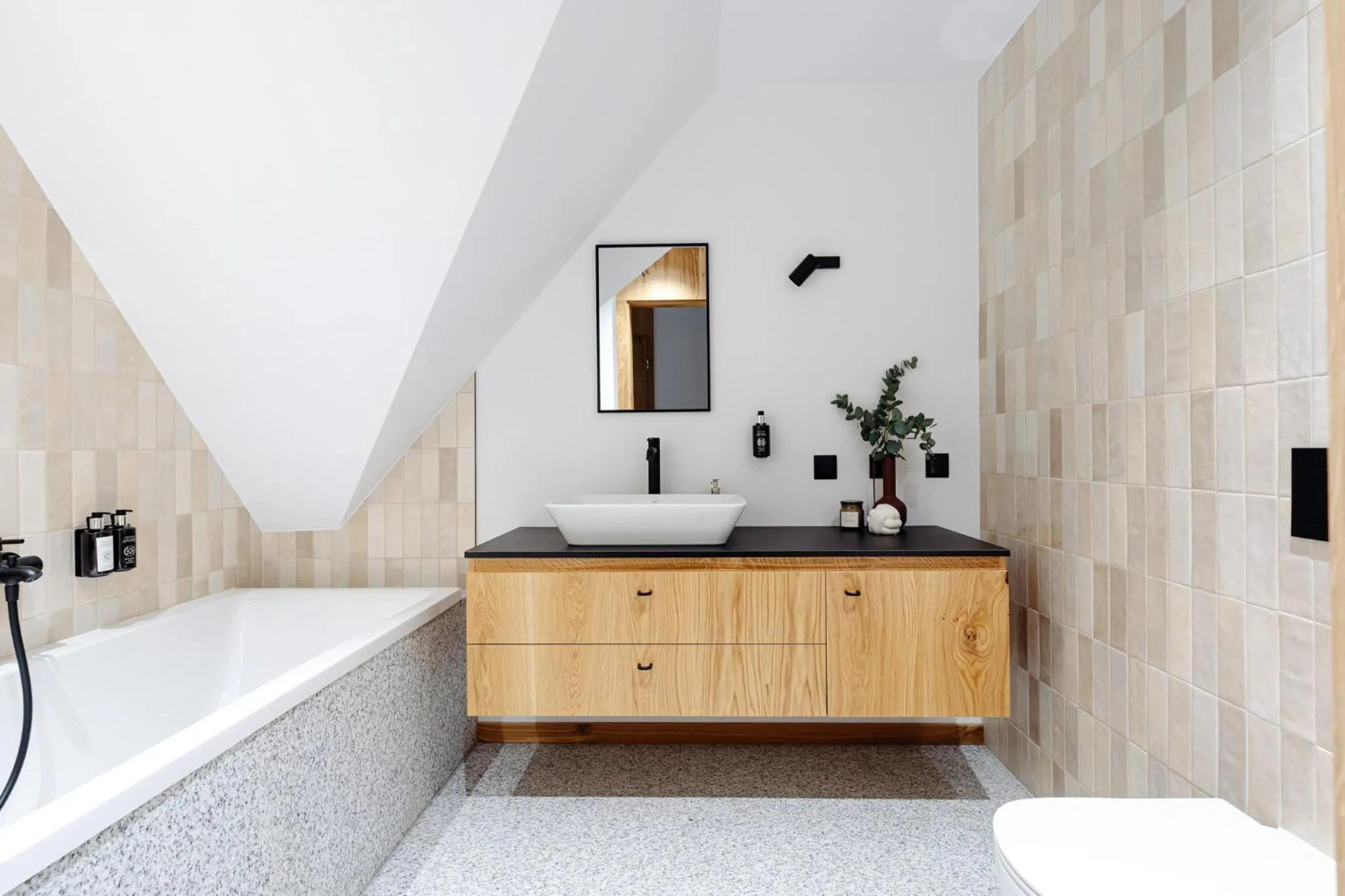 Toilet in White Hills - LoftAffair Spa Collection