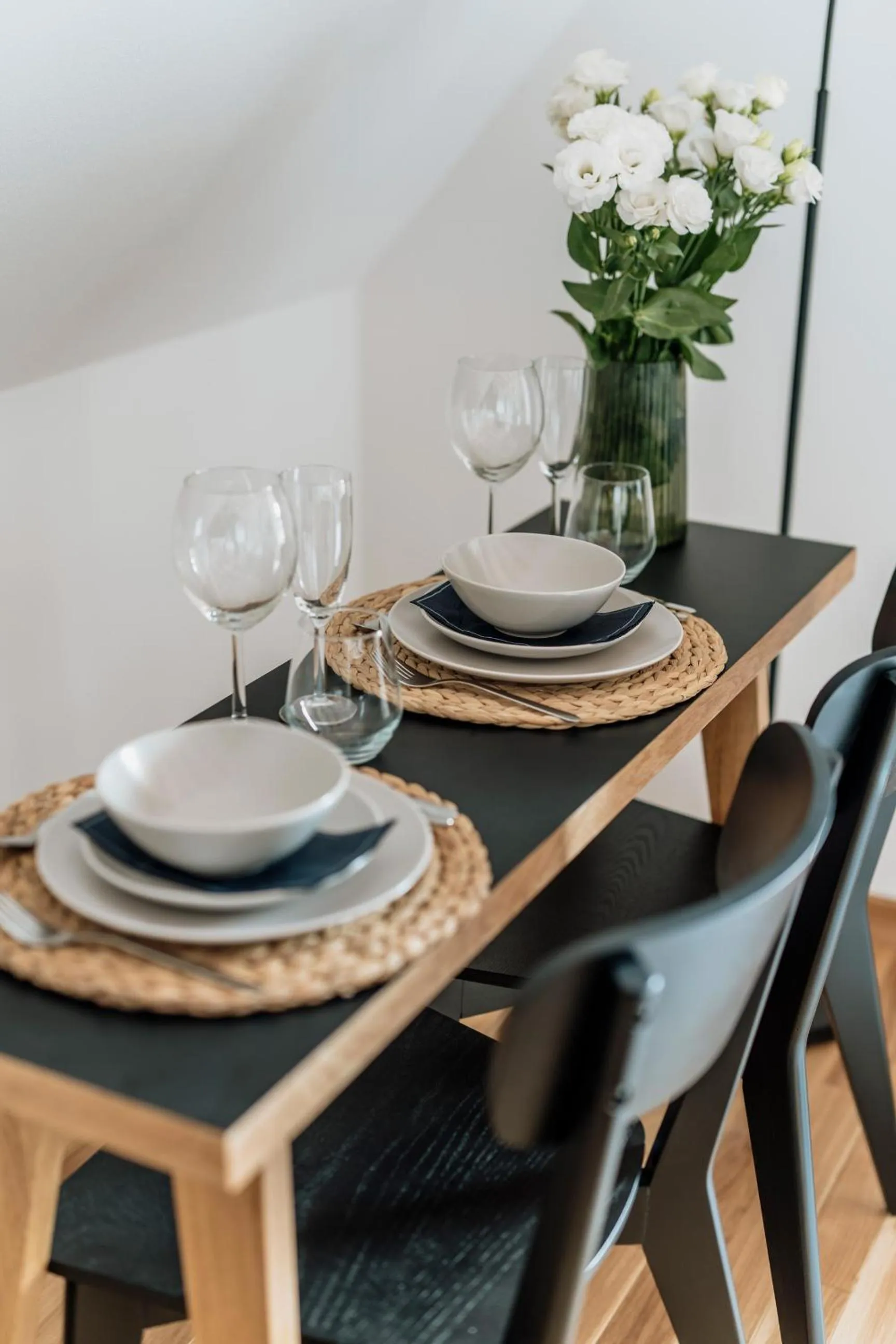 Dining area in White Hills - LoftAffair Spa Collection