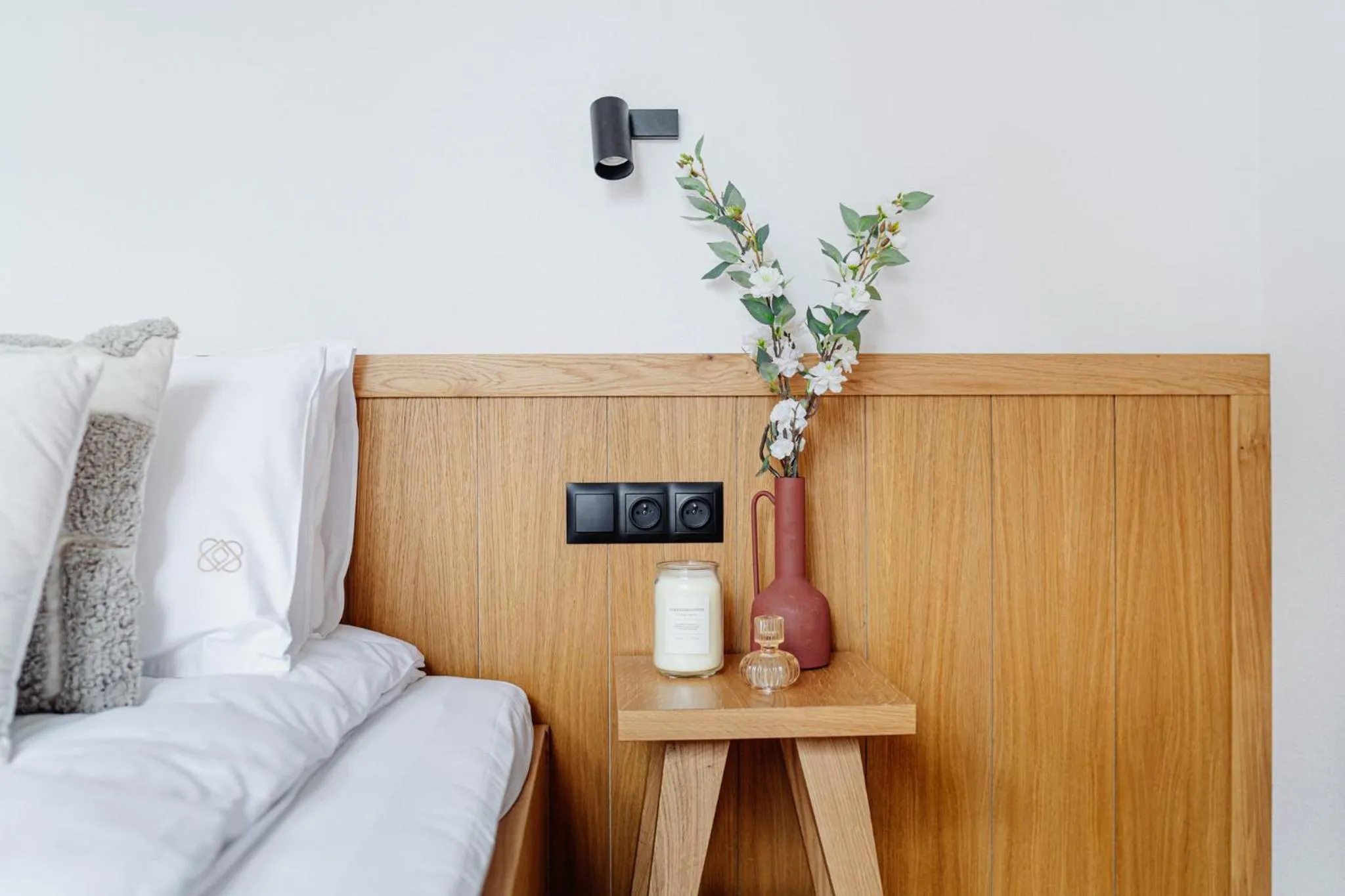 Bed in White Hills - LoftAffair Spa Collection