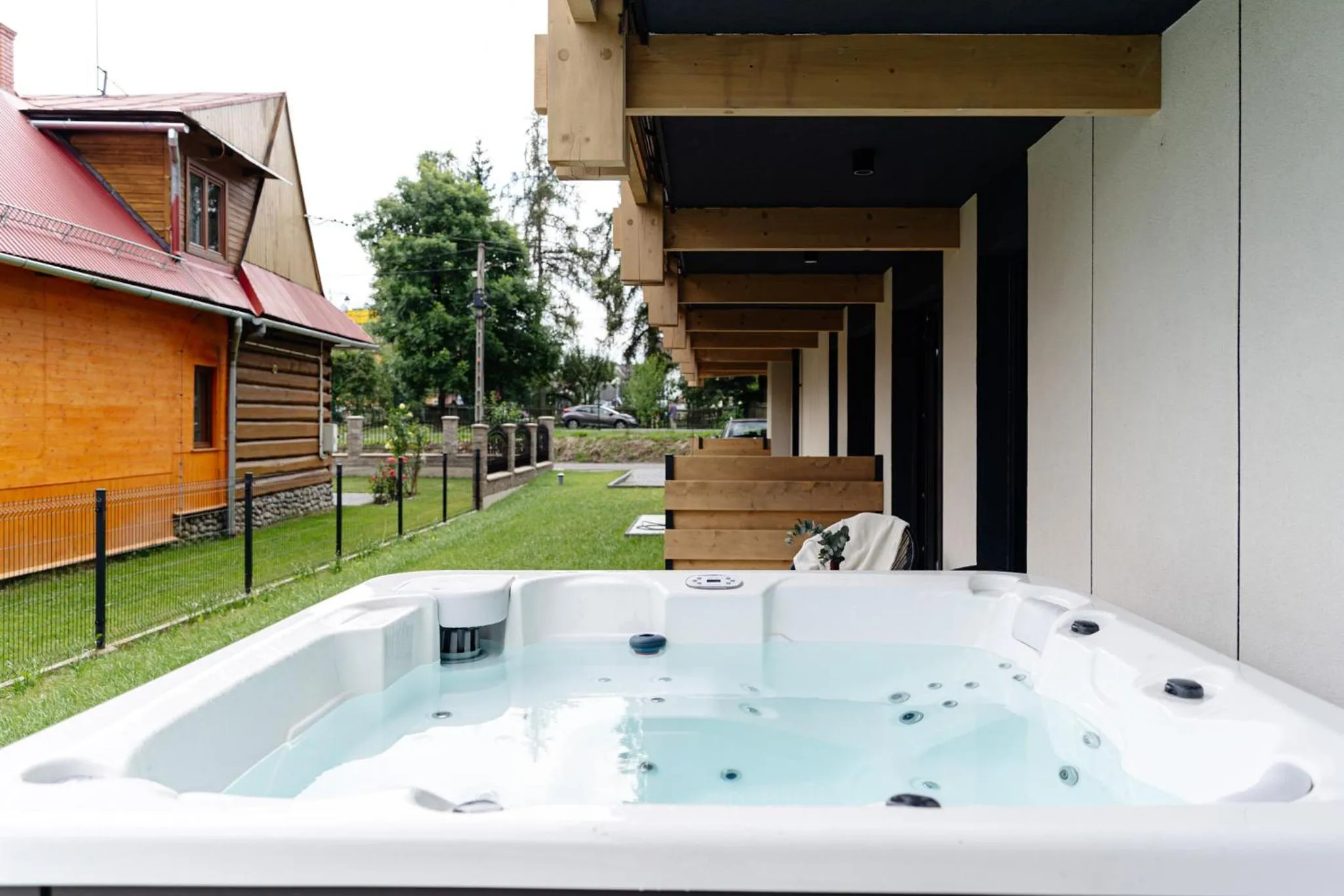 Hot Tub in White Hills - LoftAffair Spa Collection