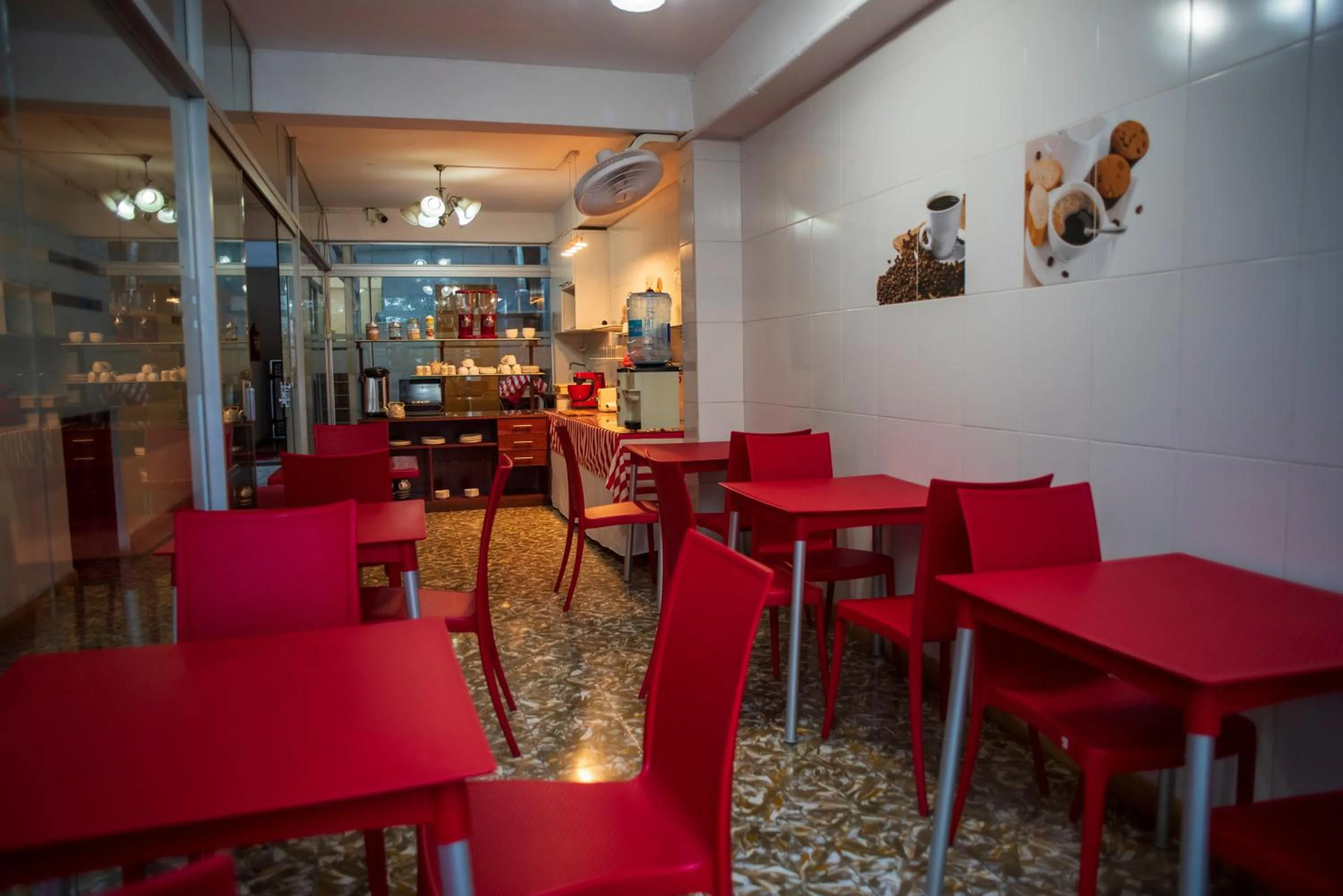 Restaurant/places to eat in Buen Retiro Apart Hotel