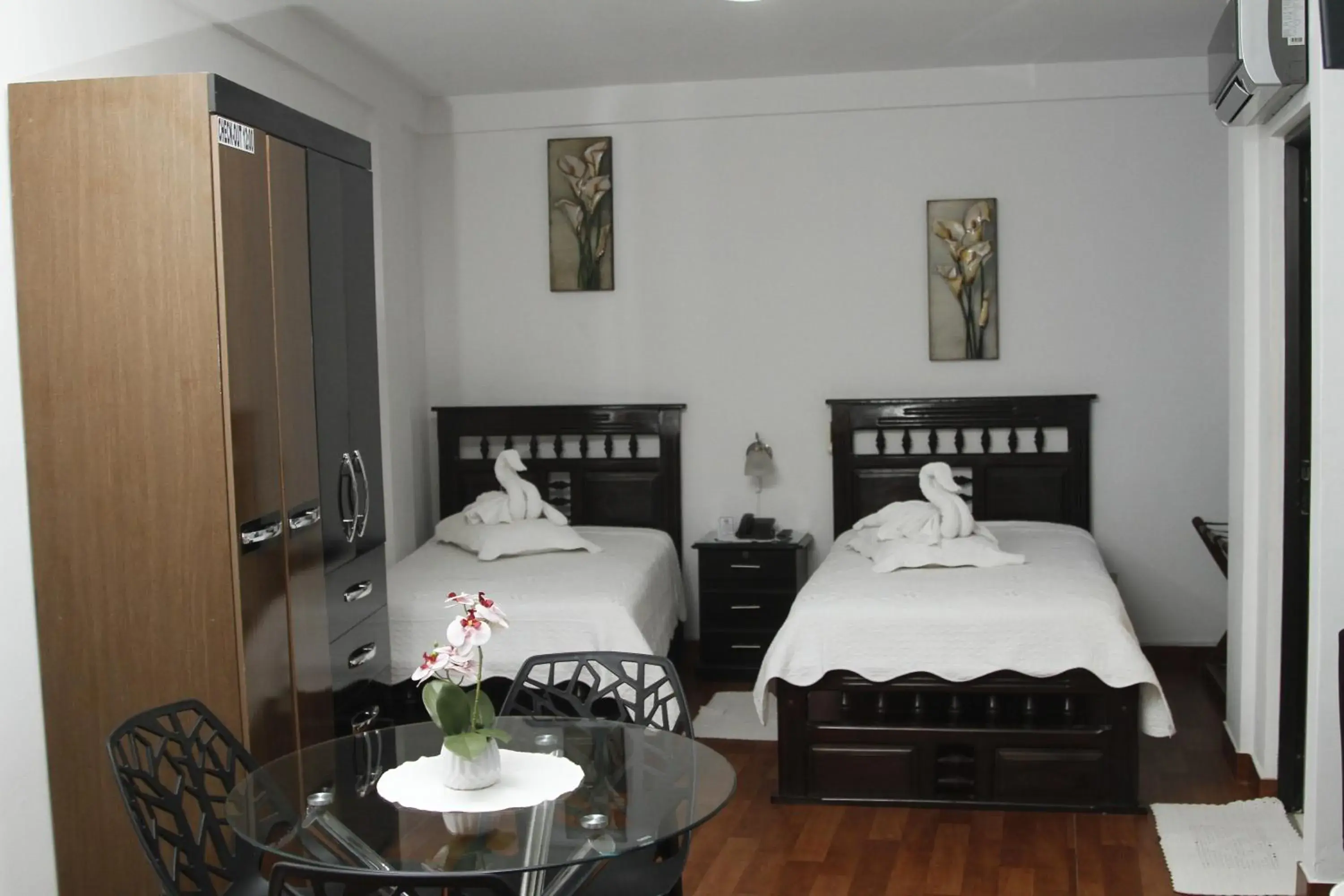 Twin Room with Kitchenette - single occupancy in Buen Retiro Apart Hotel Twin Room with Kitchenette - single occupancy in Buen Retiro Apart Hotel