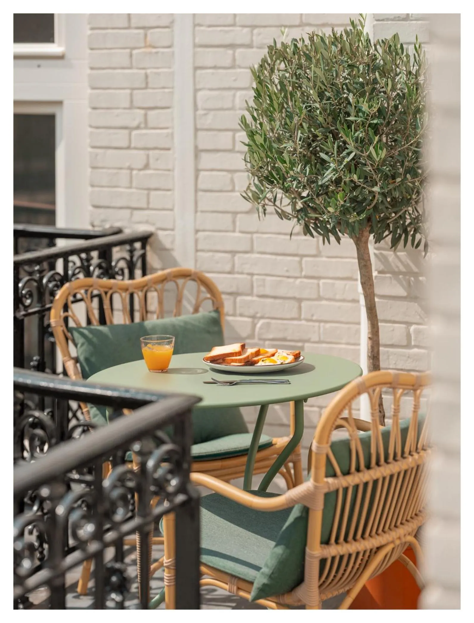 Balcony/Terrace in Miss Fuller