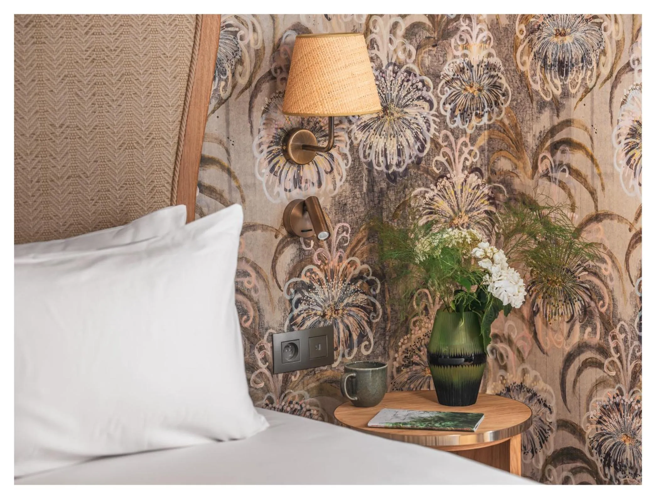 Photo of the whole room, Bed in Miss Fuller