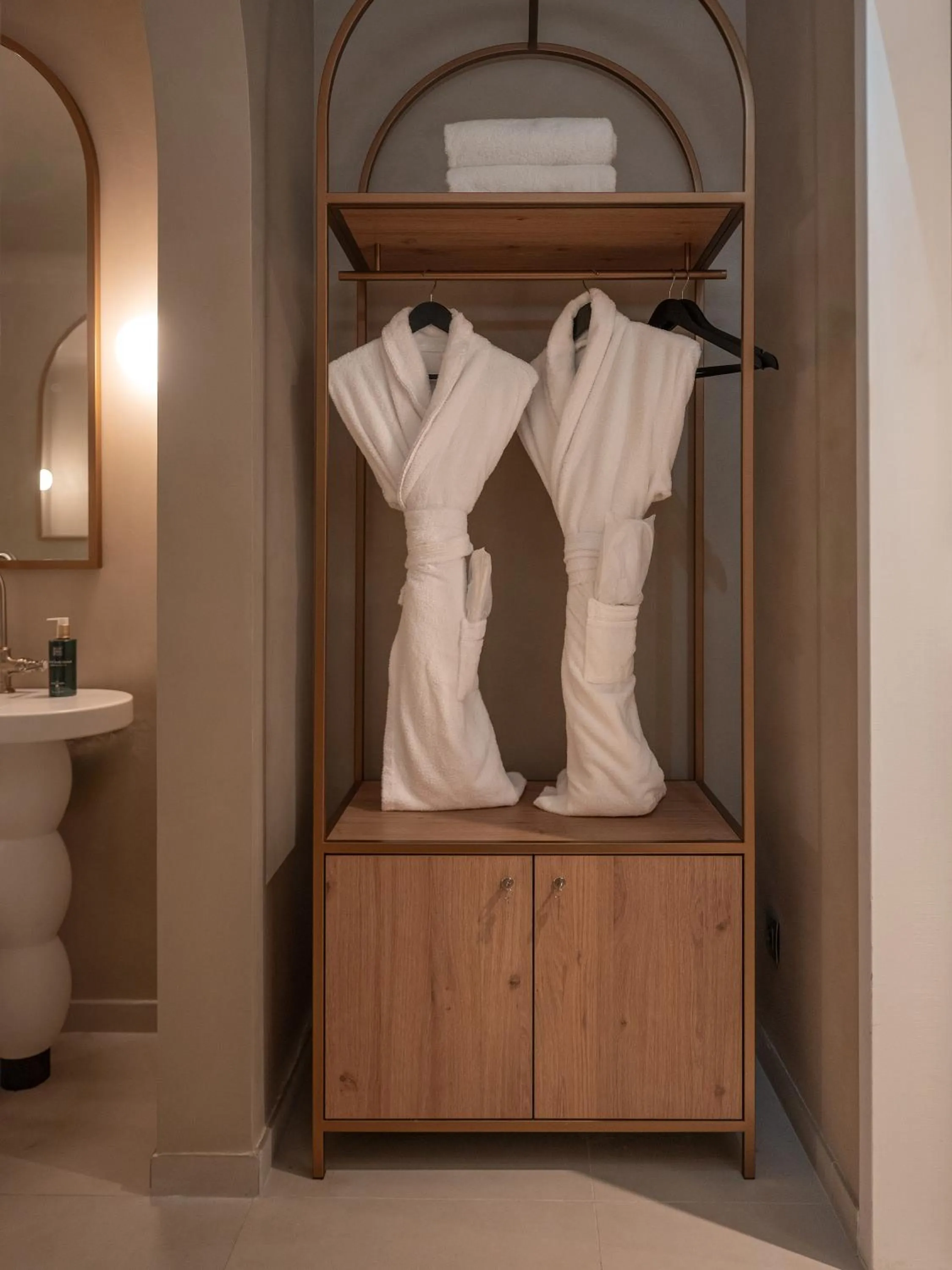 Hot Tub in Miss Fuller