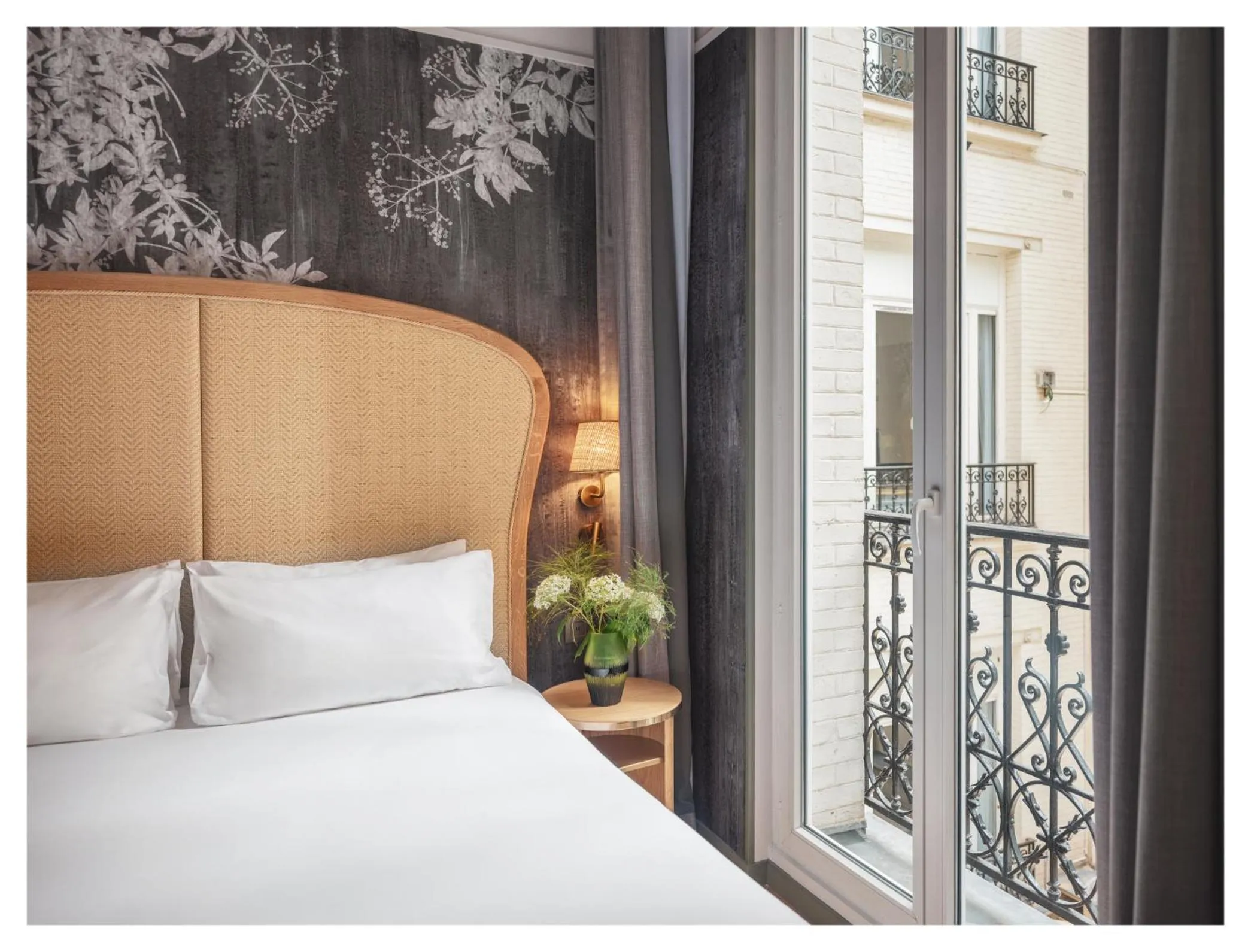 Photo of the whole room, Bed in Miss Fuller