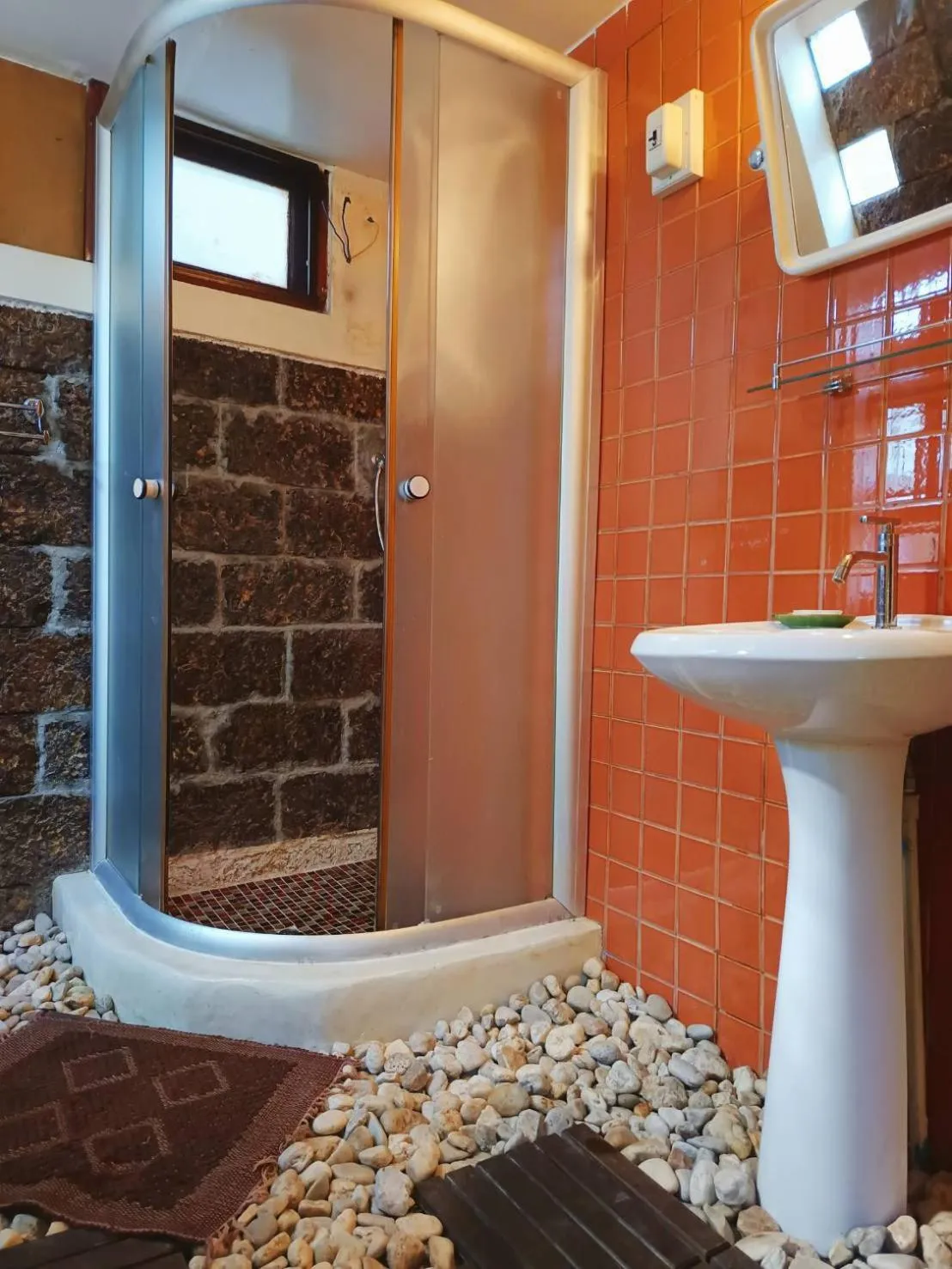 Shower in Tonnam Homestay